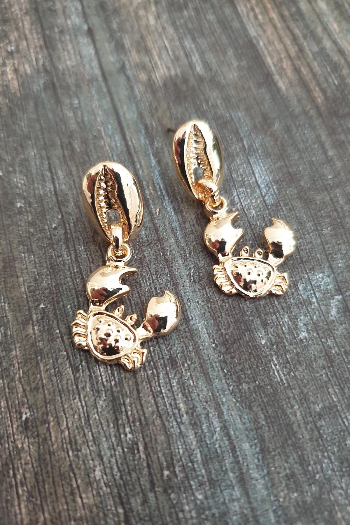 Gold Metal Sevimli Yengeç Küpe Ake2393
