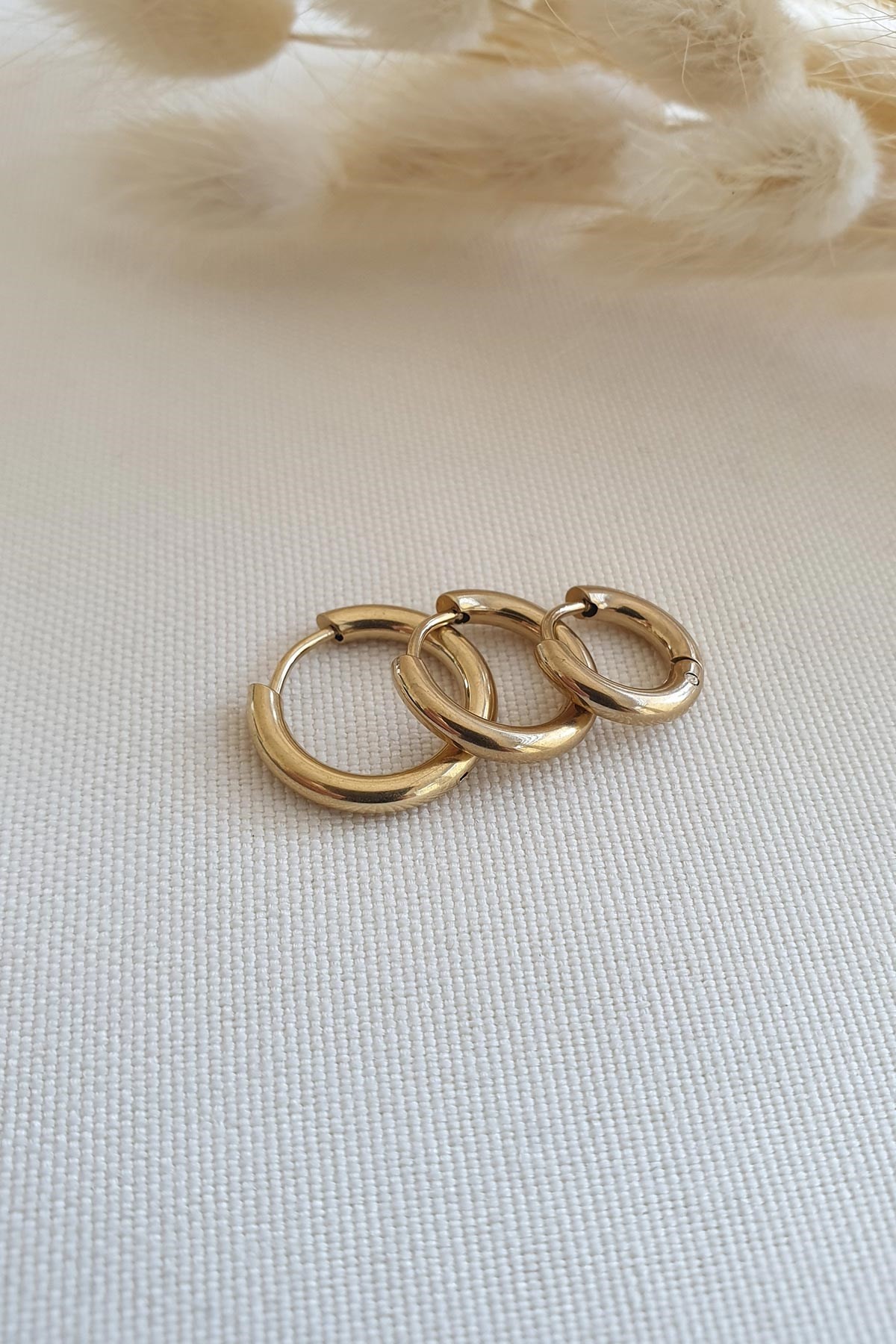 Üçlü Gold Halka Çelik Küpe AKE4063