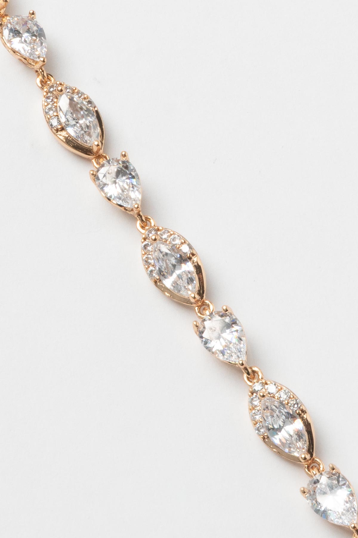 Gold Zirkon Detay Sıra Badem Tasarım Kristal Taşlar Luxury Bileklik ABL7197
