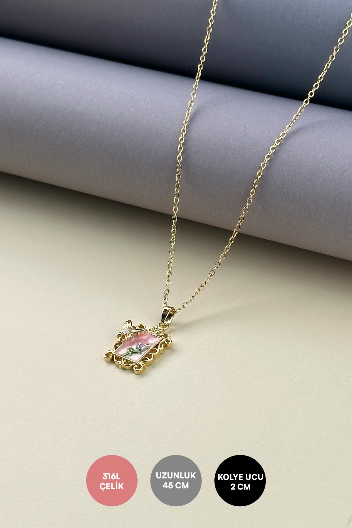 Gold Minimal Zincir Pembe Mineli Tektaş Detay Kelebek Ve Çiçek Figürlü Antika Kare Çerçeve Tasarım Madalyon Çelik Kolye AKL4040