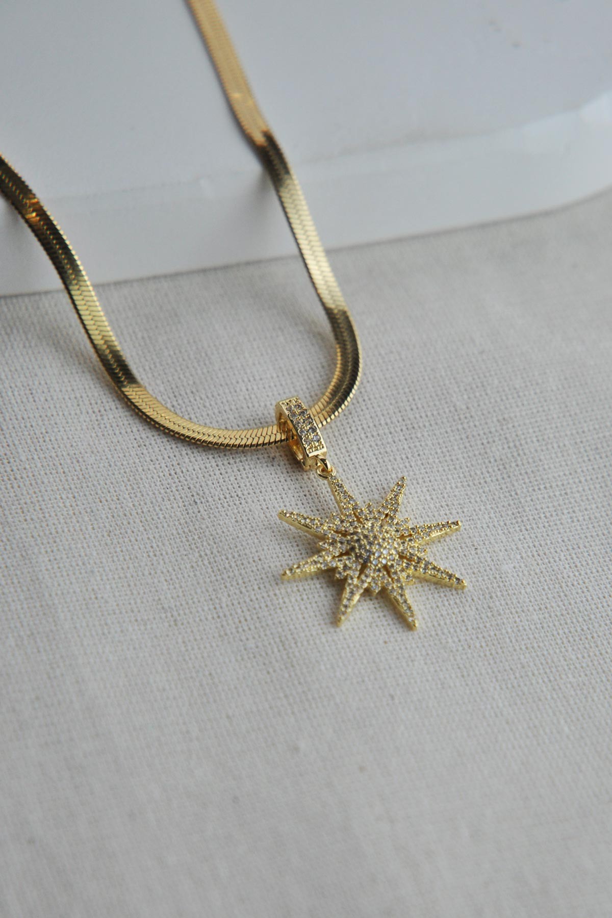 Gold Zirkon Sirius Tasarım Ajda Charm ABL6574