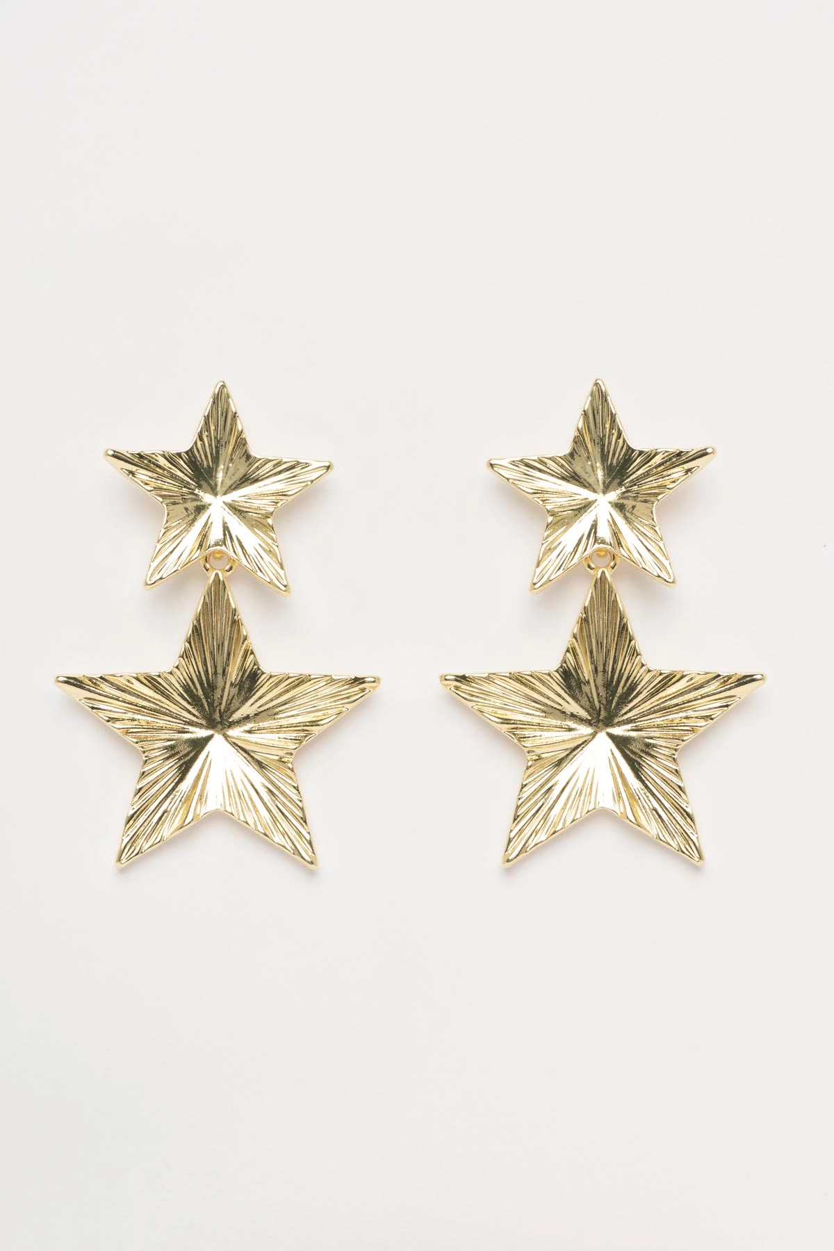 Gold Desenli İki Farklı Boy Yıldız Sallantılı Stefany Küpe AKE9782