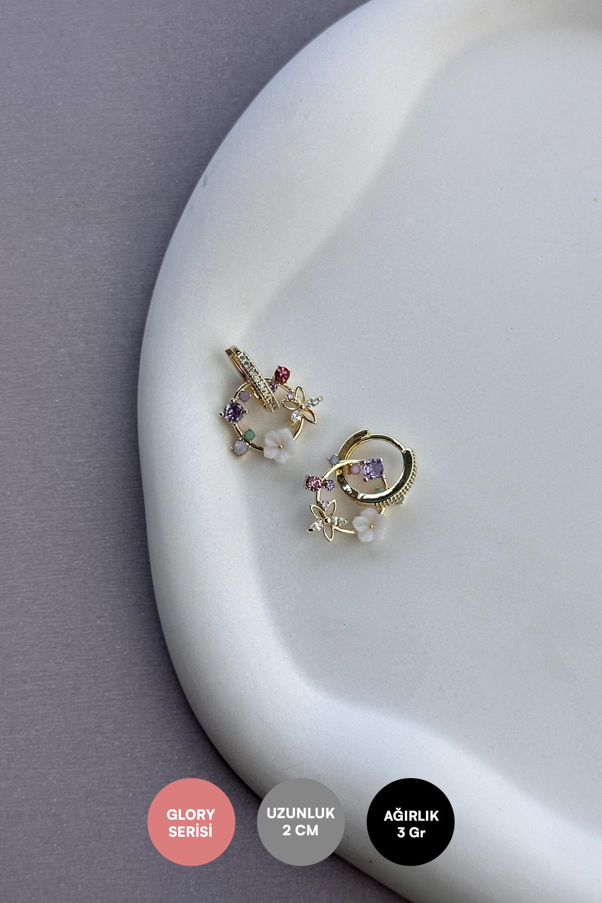 Gold Zirkon Detay Çiçek Buketi Sallantılı Glory Küpe AKE9191