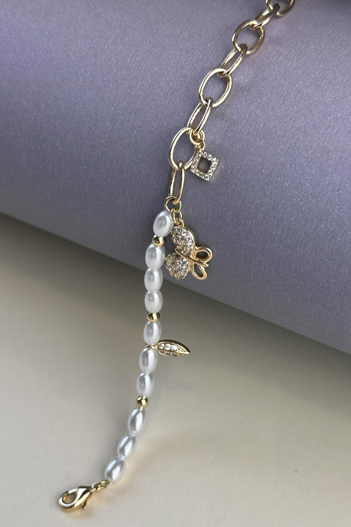 Gold Zirkon Kelebek Sallantılı İnci Boncuk Tasarım Luxury Bileklik ABL7164