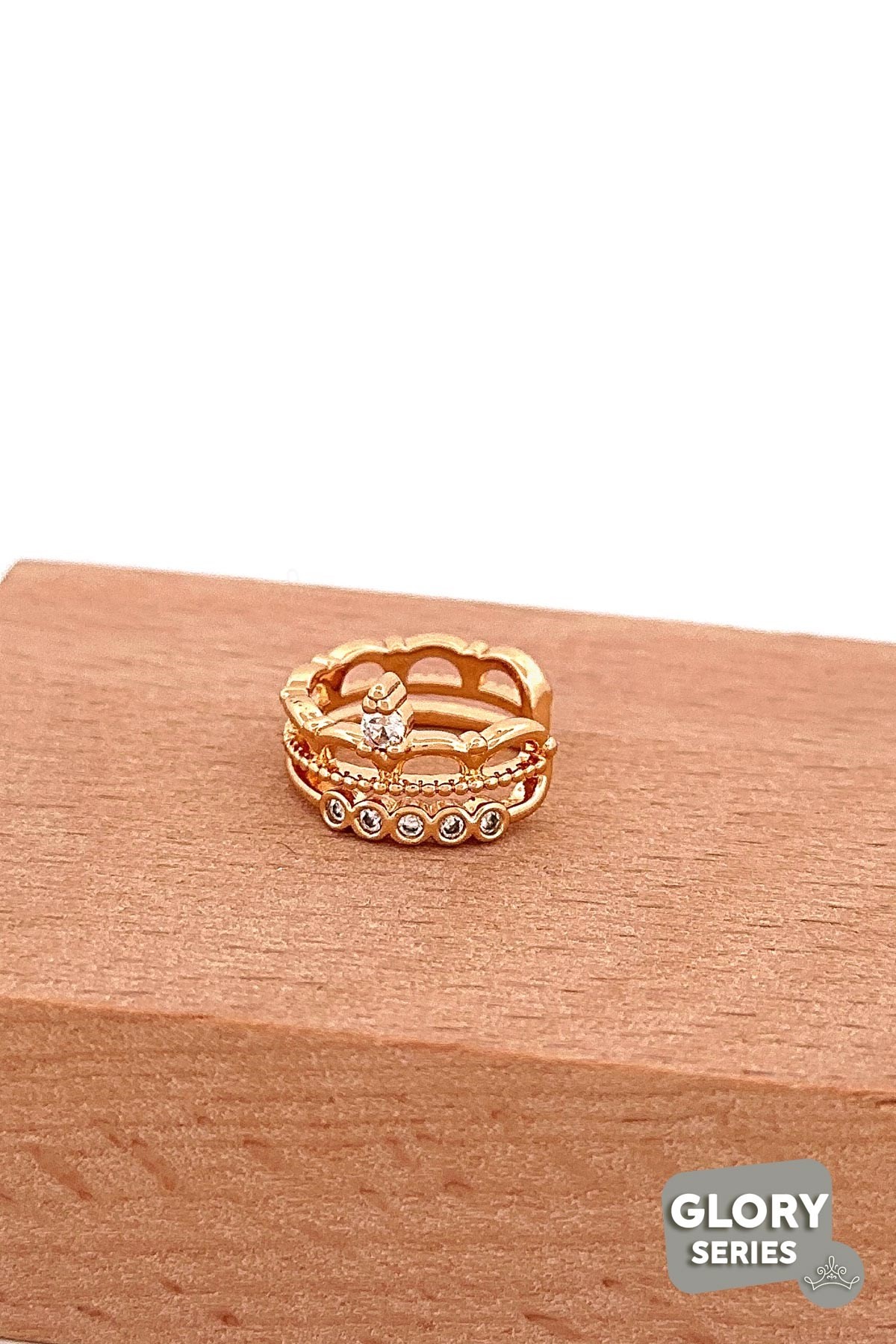 Zirkon Queen Crown Gold Glory Kıkırdak Küpe AKE5329