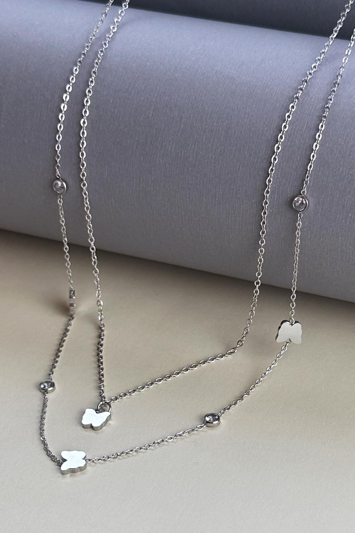 Silver Minimal Kelebekler Sallantılı 45cm Çelik Kolye AKL4016