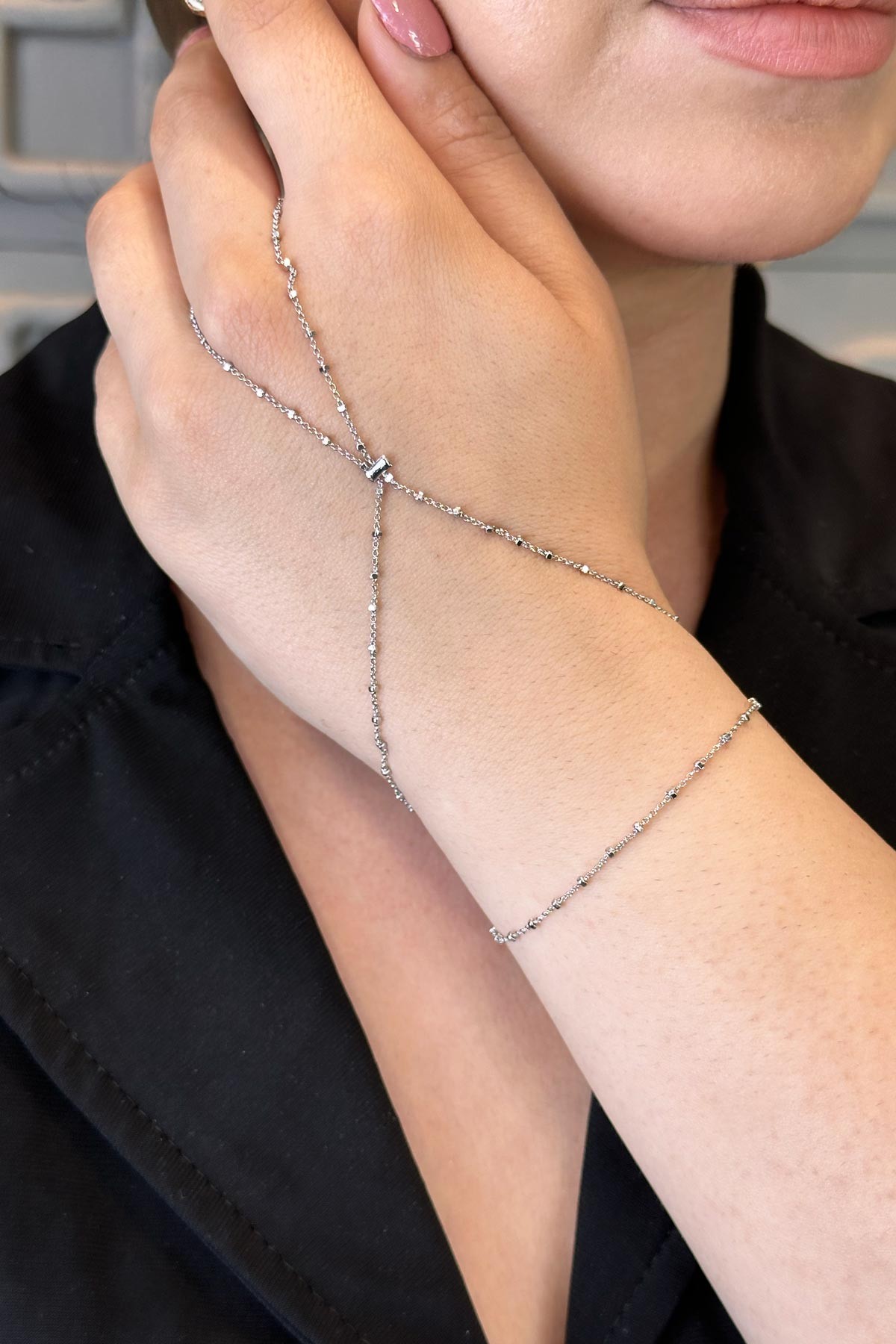 Silver Minimal Küpçük Detay Zincir Şahmeran ASH1116