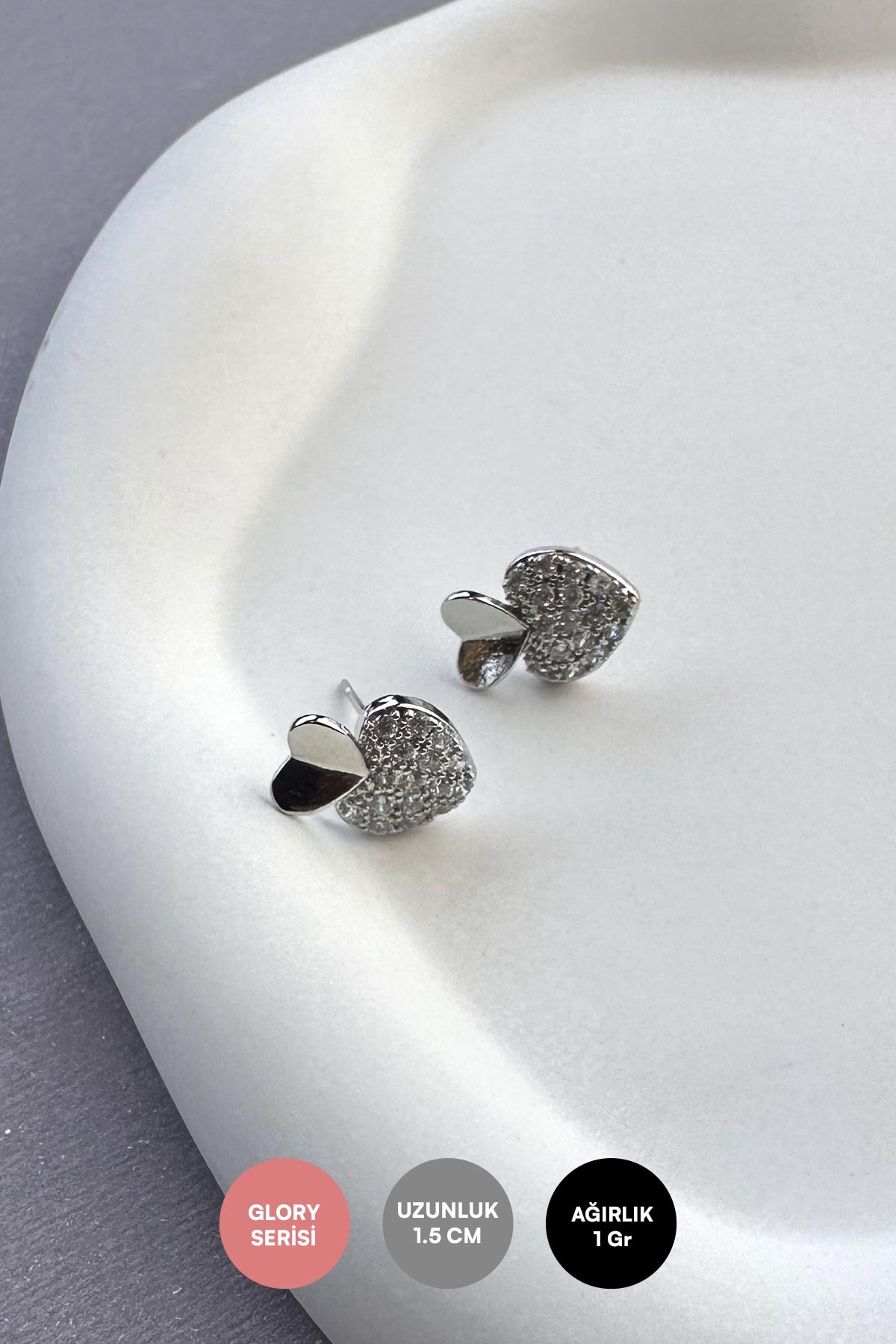 Silver Zirkon Detay Kalp Meyvesi Glory Küpe AKE9156