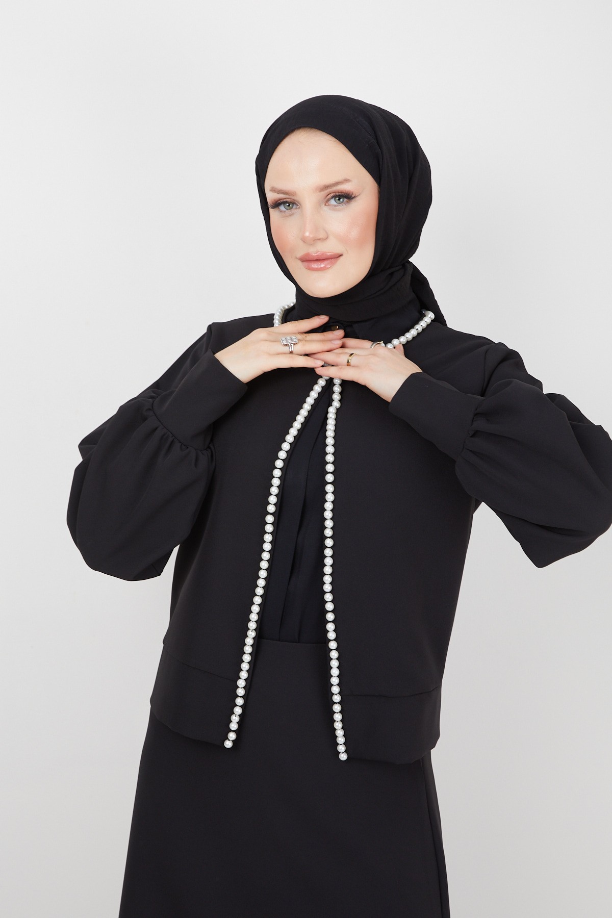 İNCİ DETAYLI TEK HIRKA - BLACK