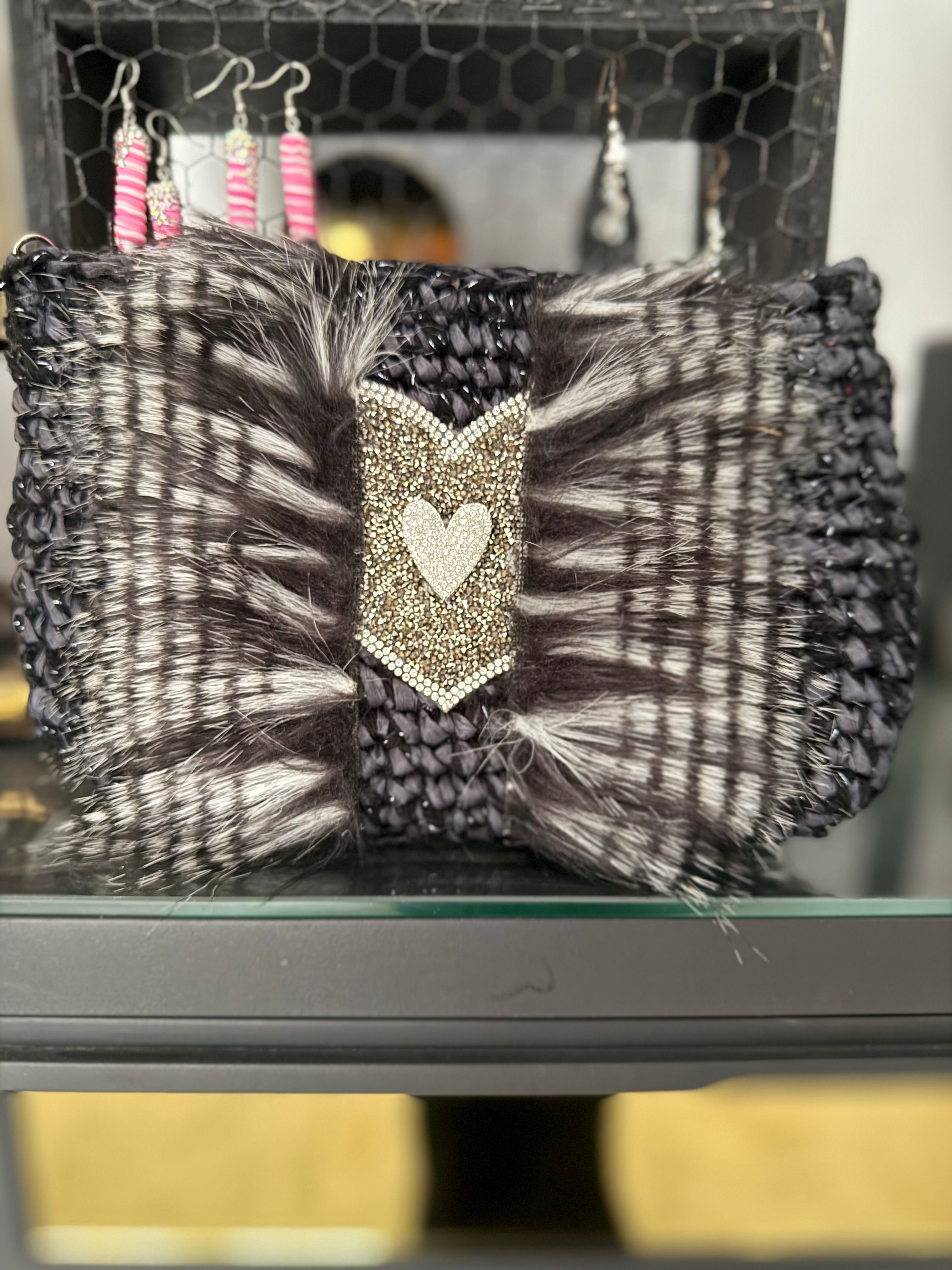 Özel Tasarım Kalp Detaylı Clutch