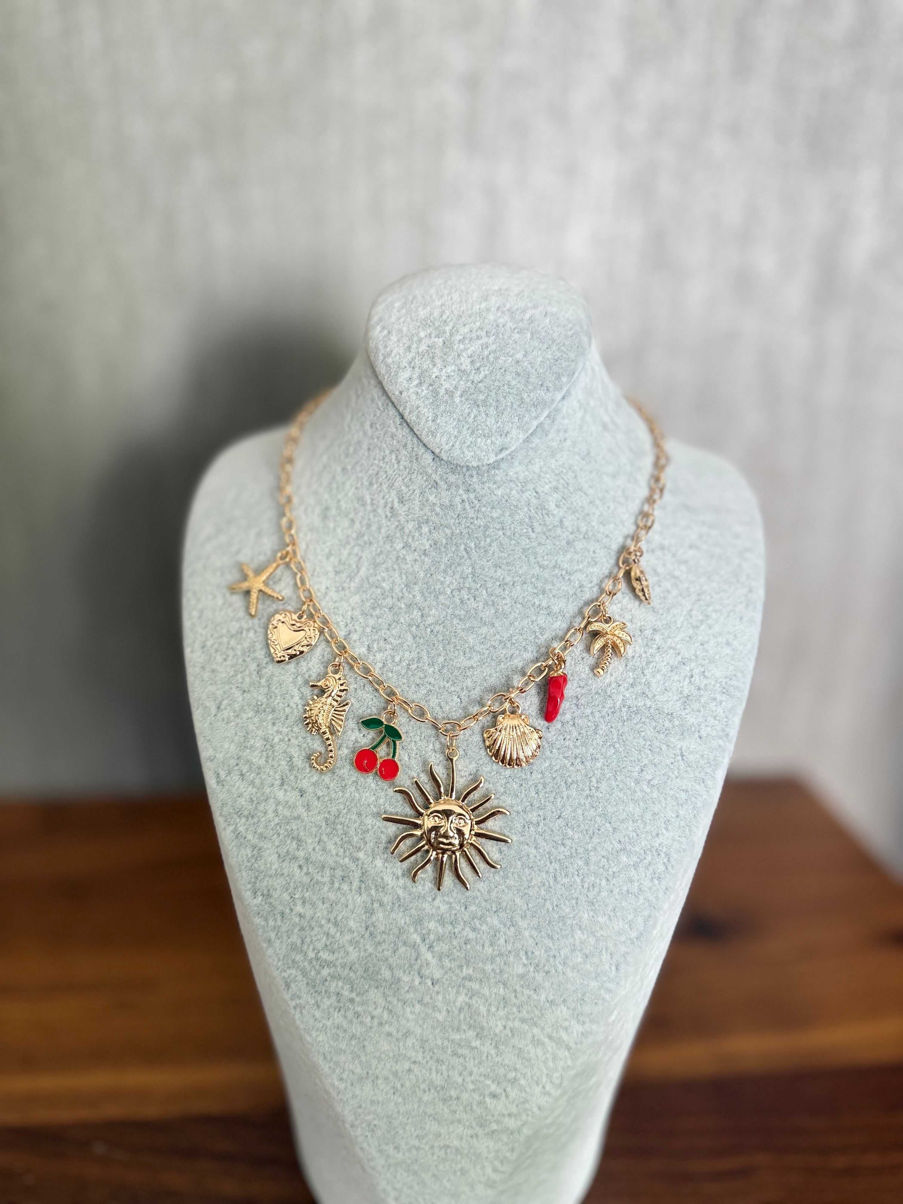 Güneş ve Kiraz Detaylı Gold Charm Kolye