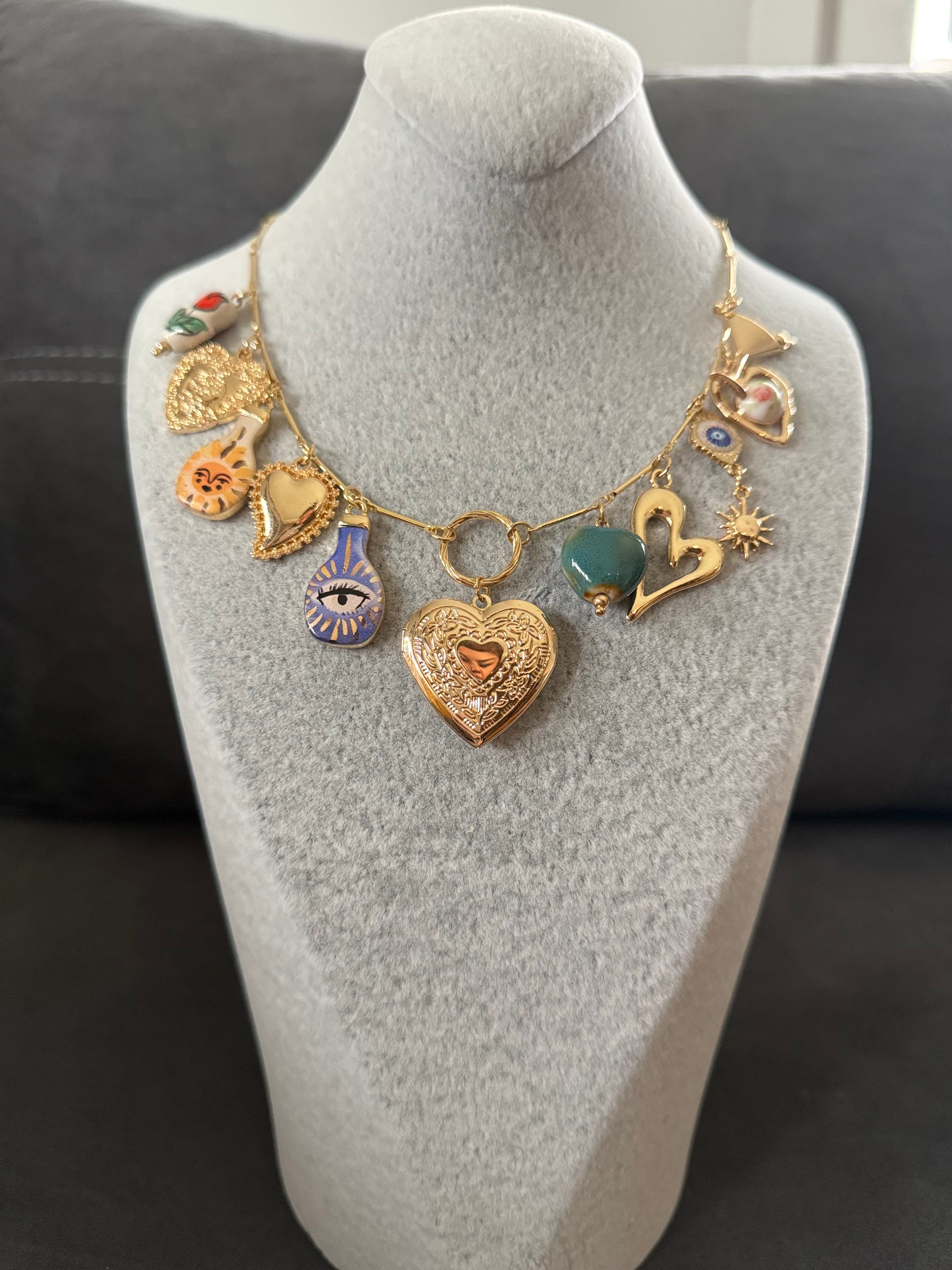 Çoklu Charm Detaylı Gold Metal Kolye