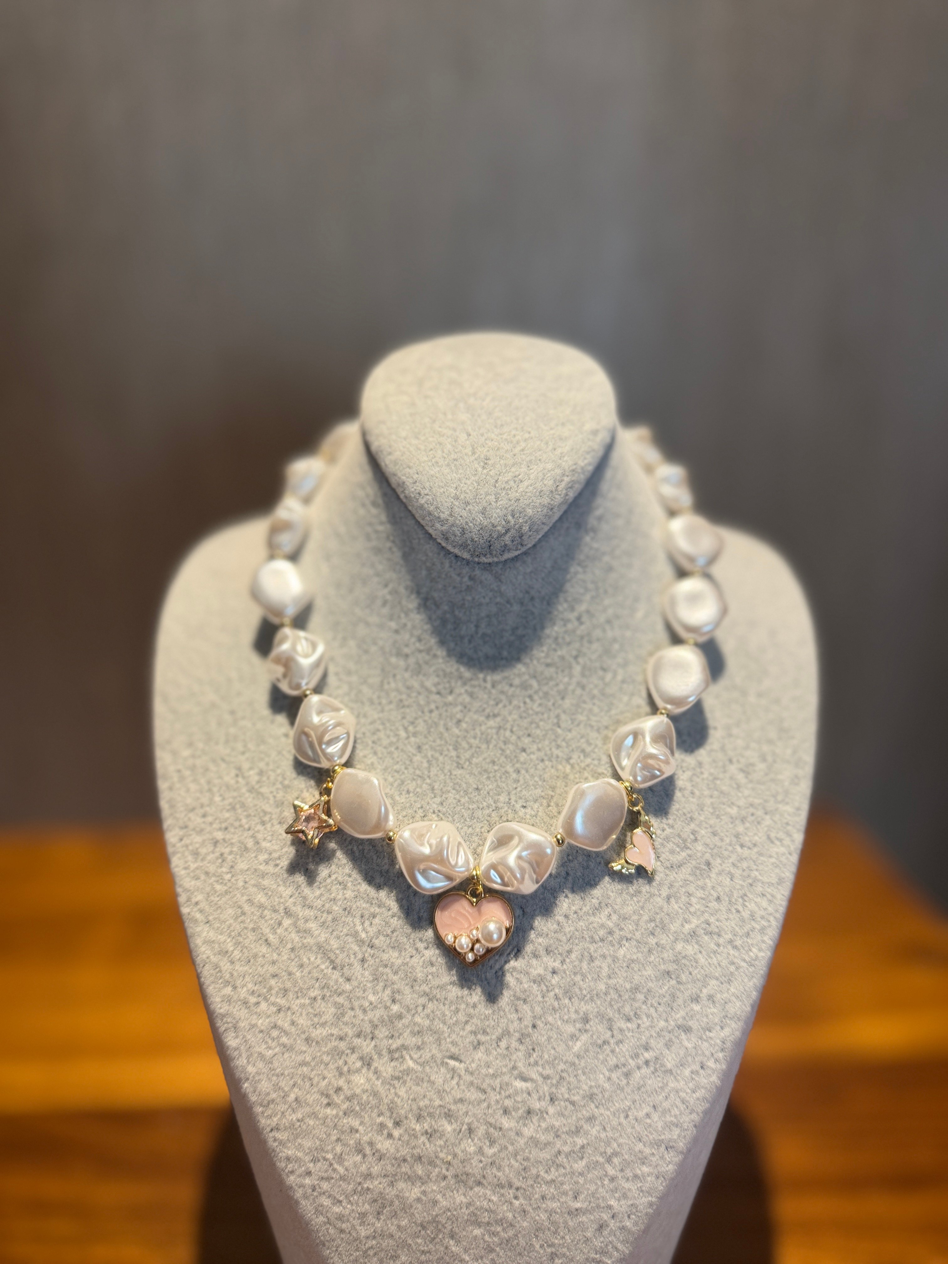 Pembe Kalp ve Yıldız Charm Detaylı İnci Kolye