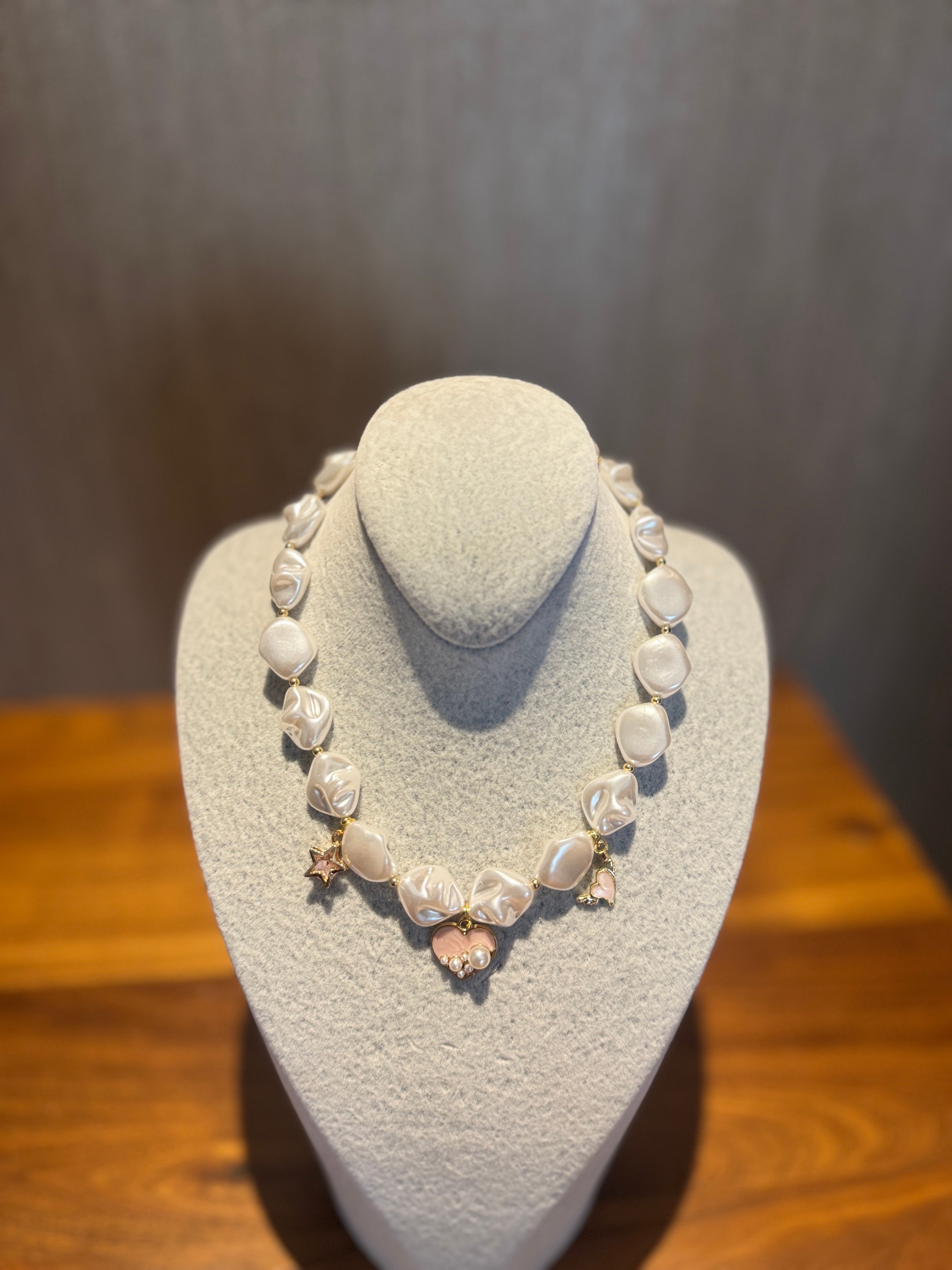 Pembe Kalp ve Yıldız Charm Detaylı İnci Kolye
