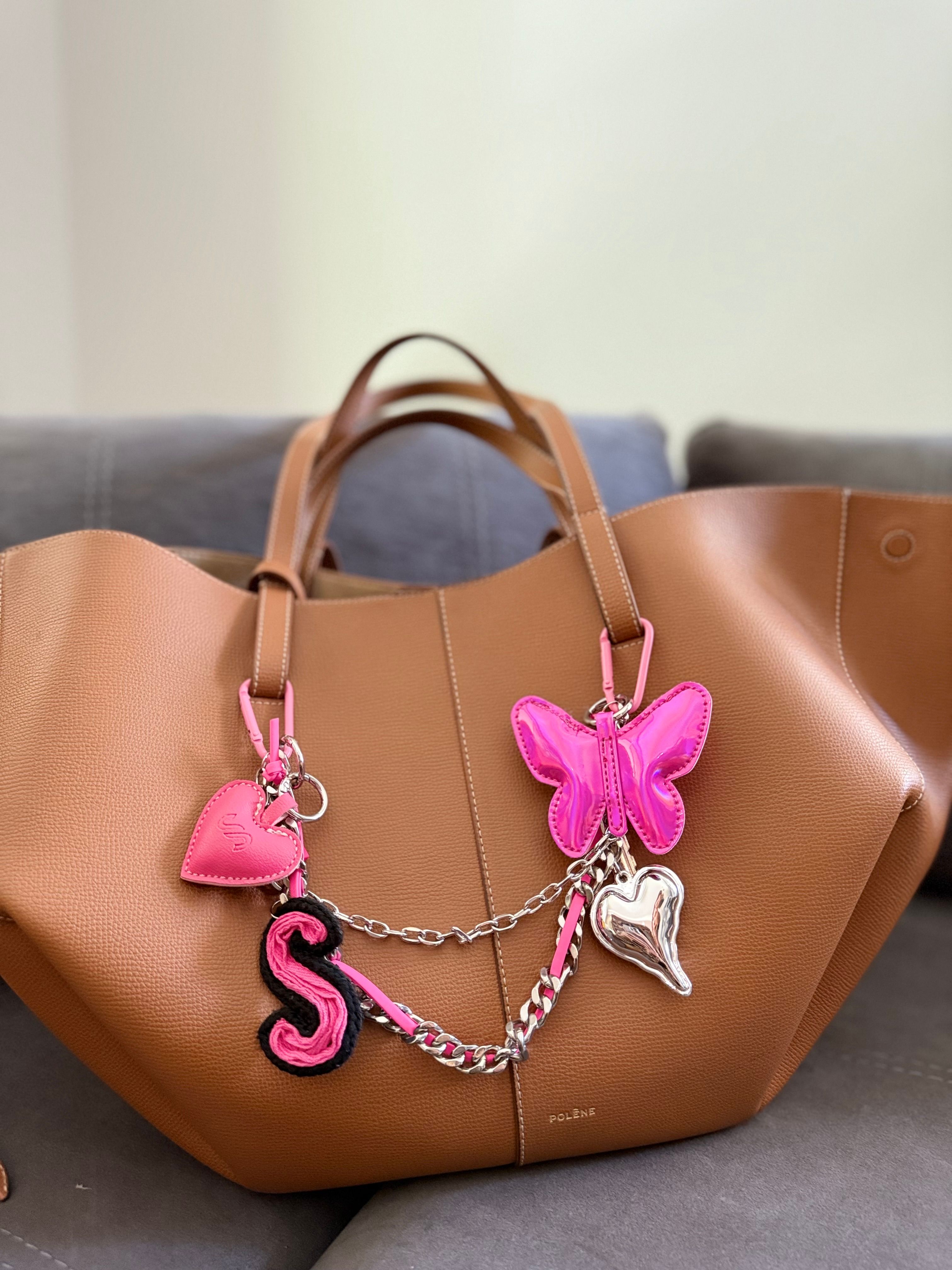 Pembe Kelebek ve Silver Detaylı Çanta Charm