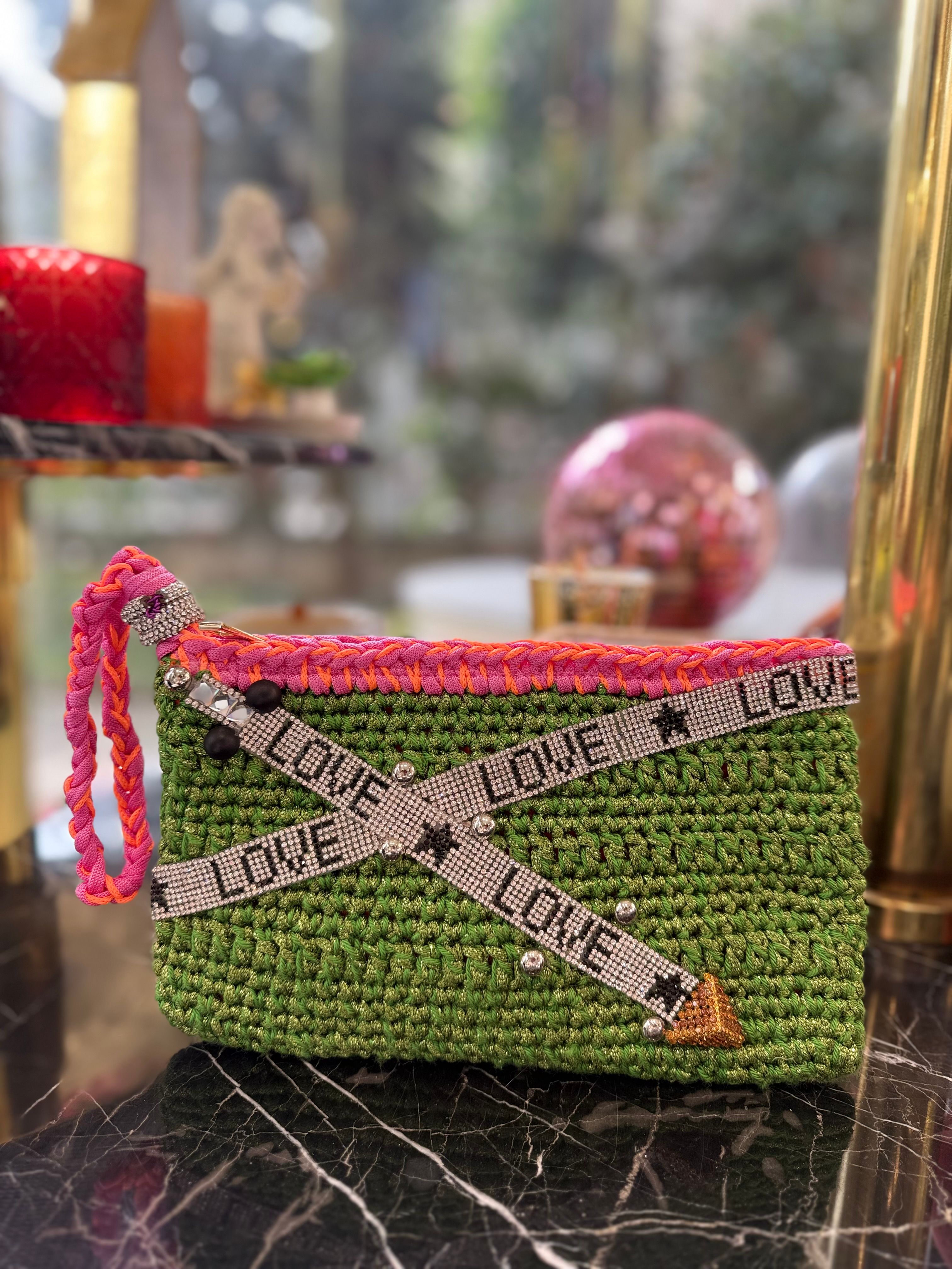 Özel Tasarım Yazılı Yeşil Detaylı Clutch