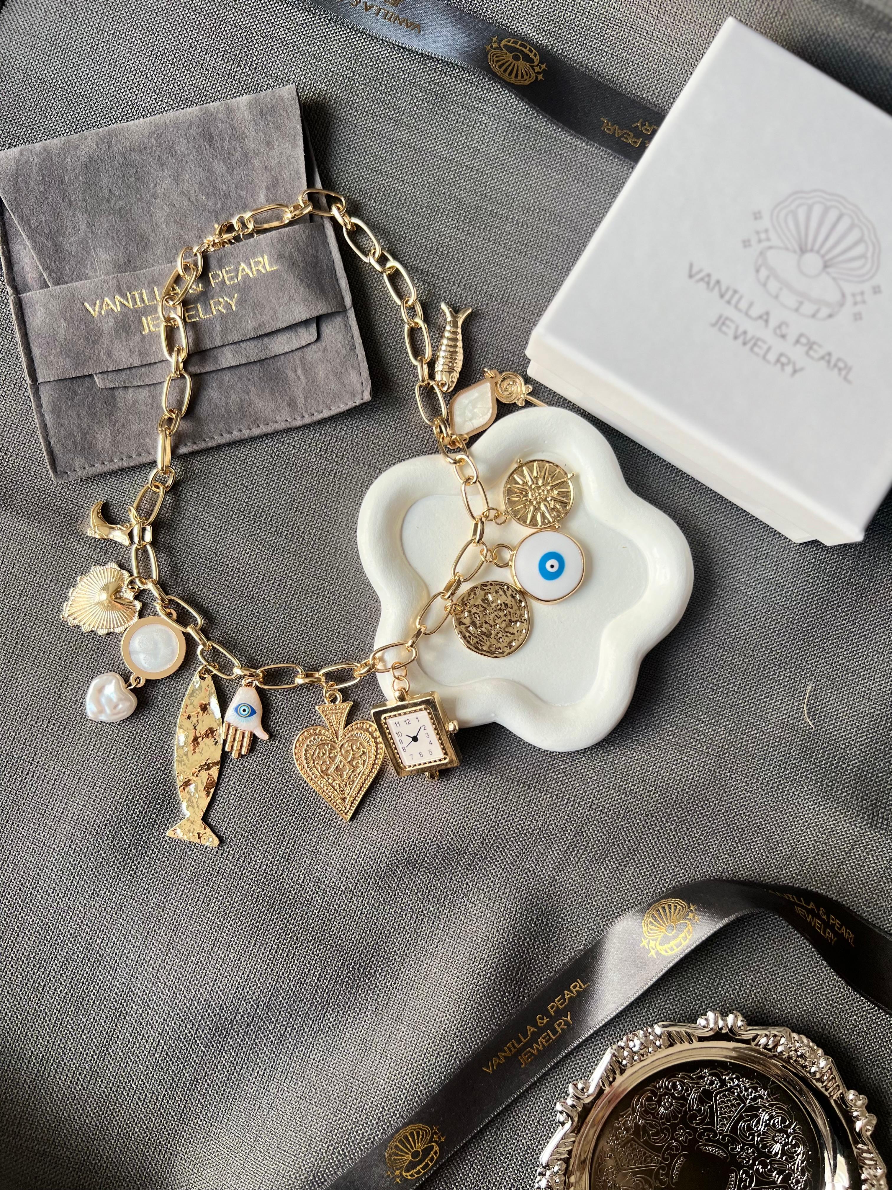 Charm Detaylı Metal Gold Kolye