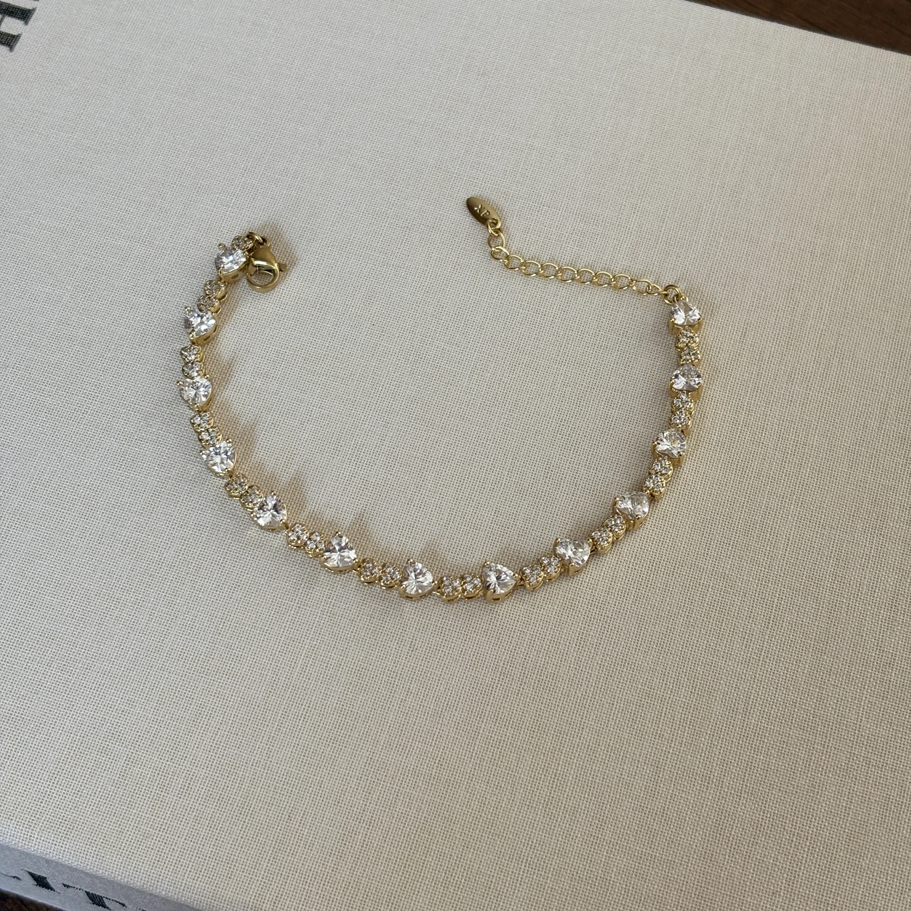 Xuping Taşlı Kalp Detay Bileklik