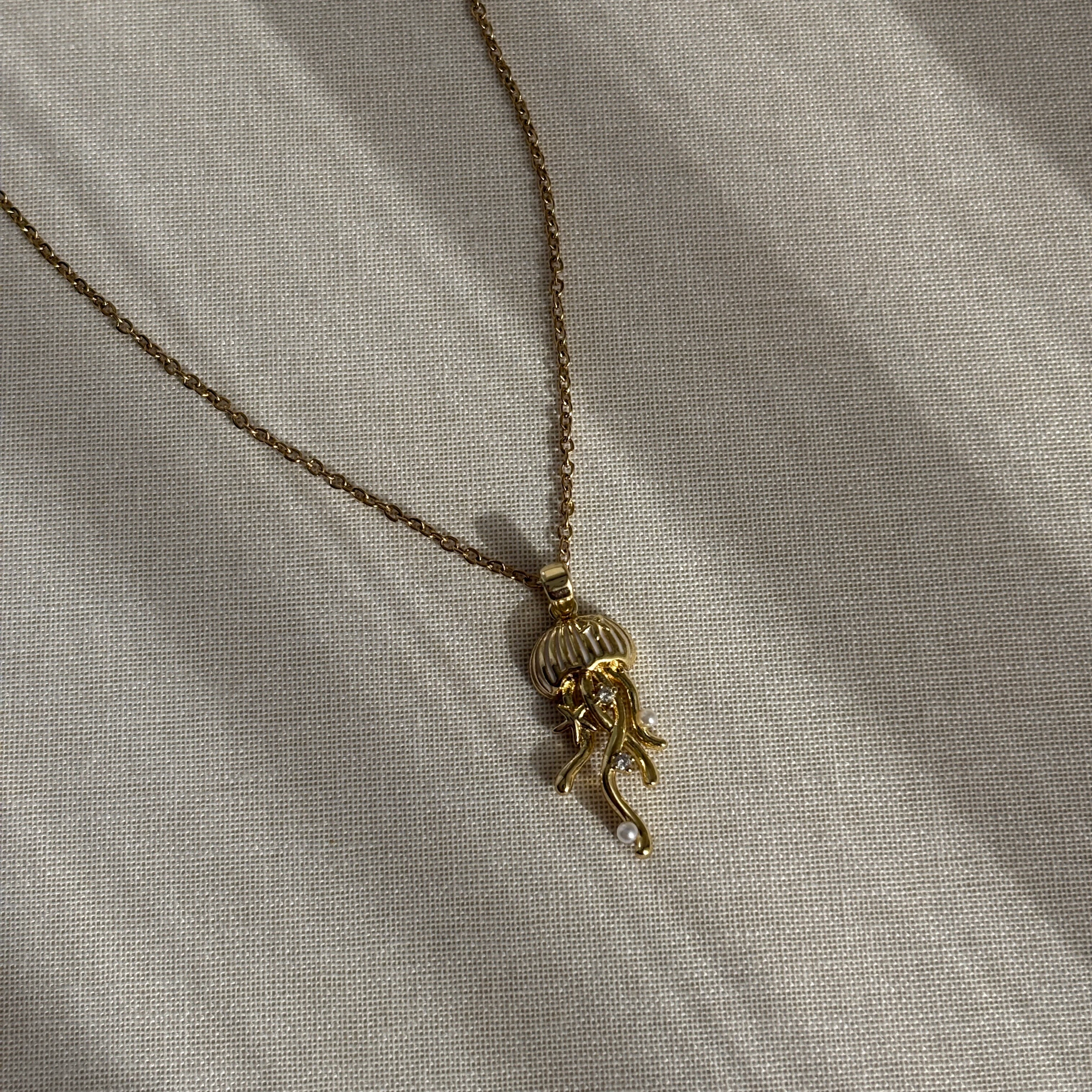 Çelik Bej Detay Denizanası Kolye