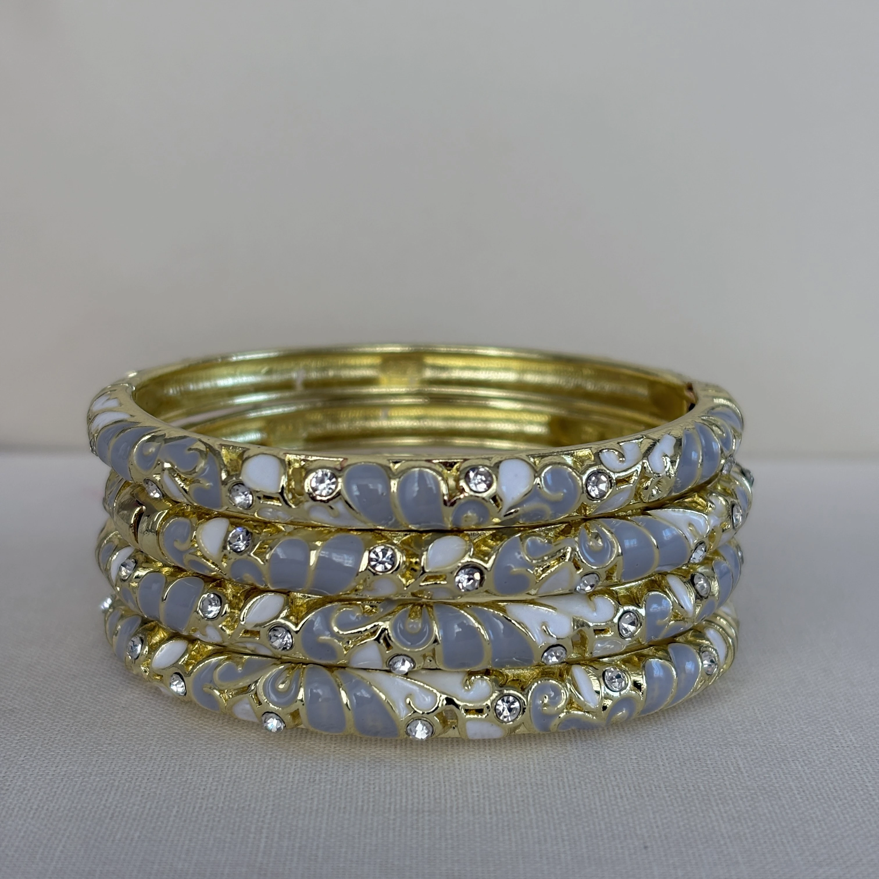 Vip Lila Beyaz Mineli Kelepçe