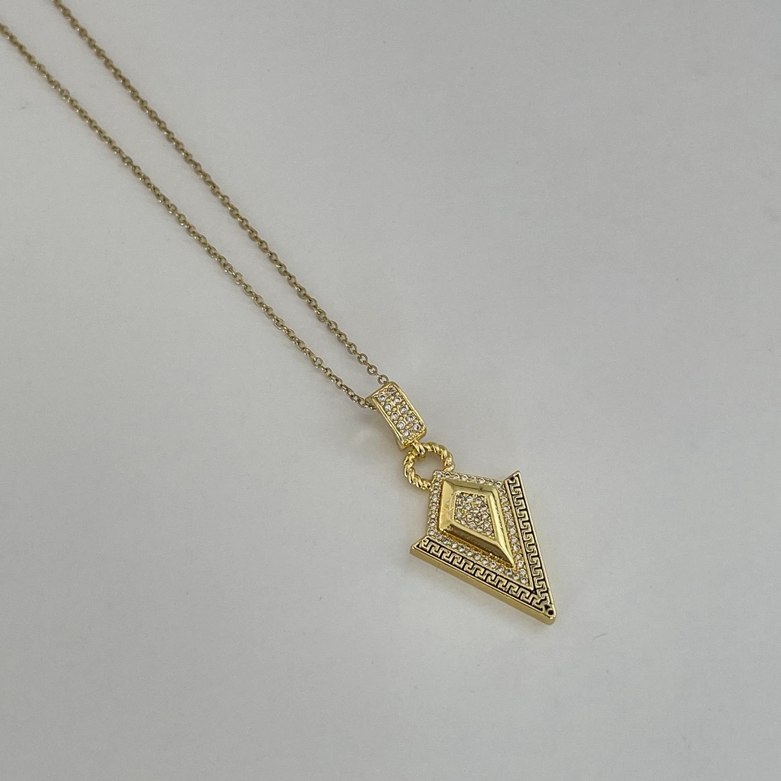 Çelik Büyük Taş Sembol Kolye