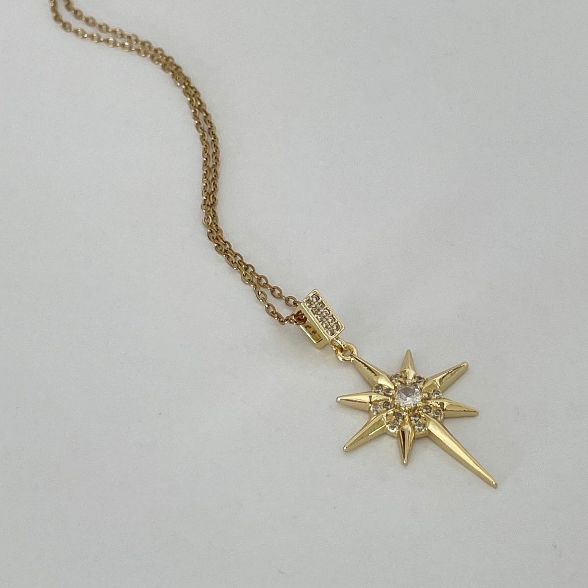 Çelik Aurora Yıldız Kolye