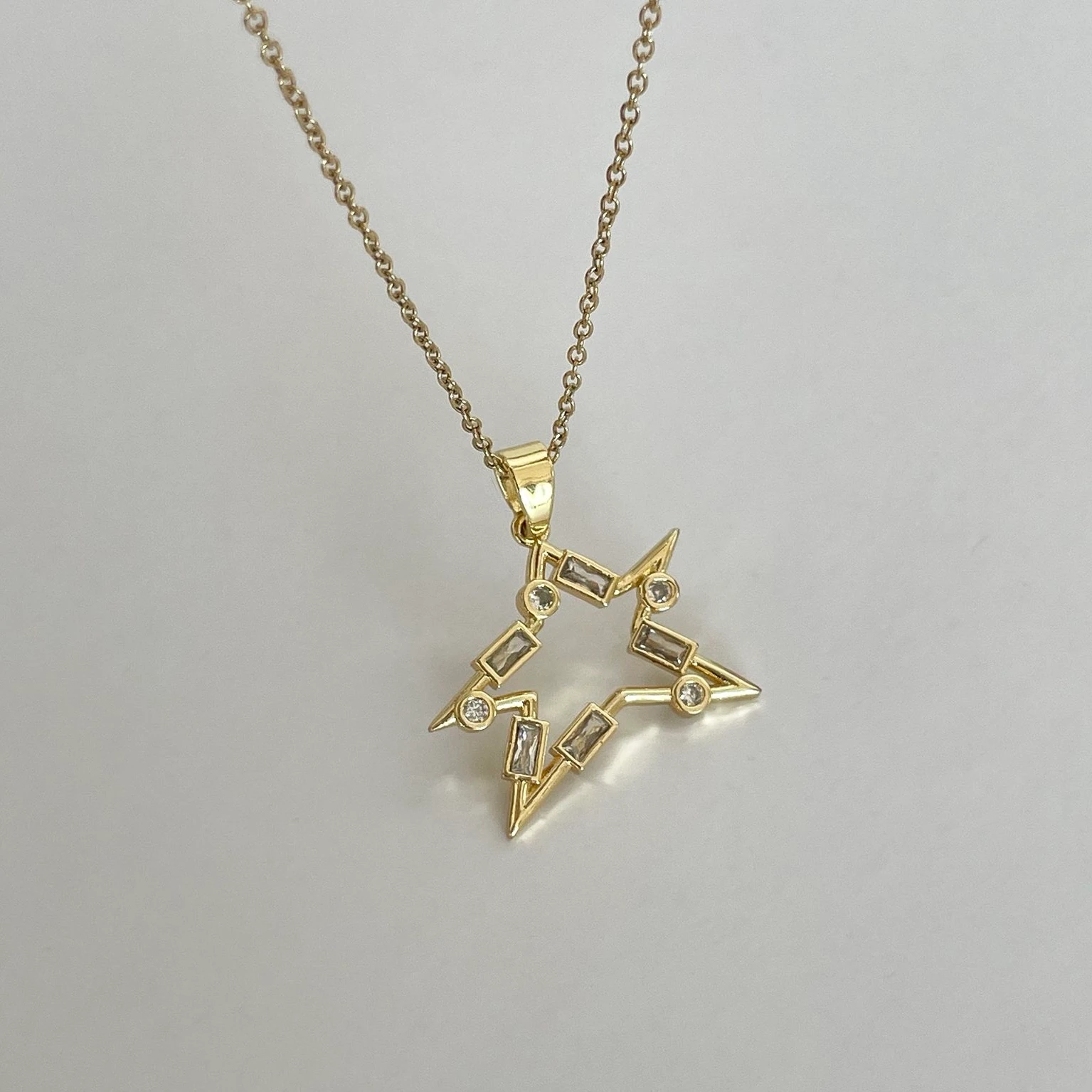 Çelik Asimetrik Taş Kolye