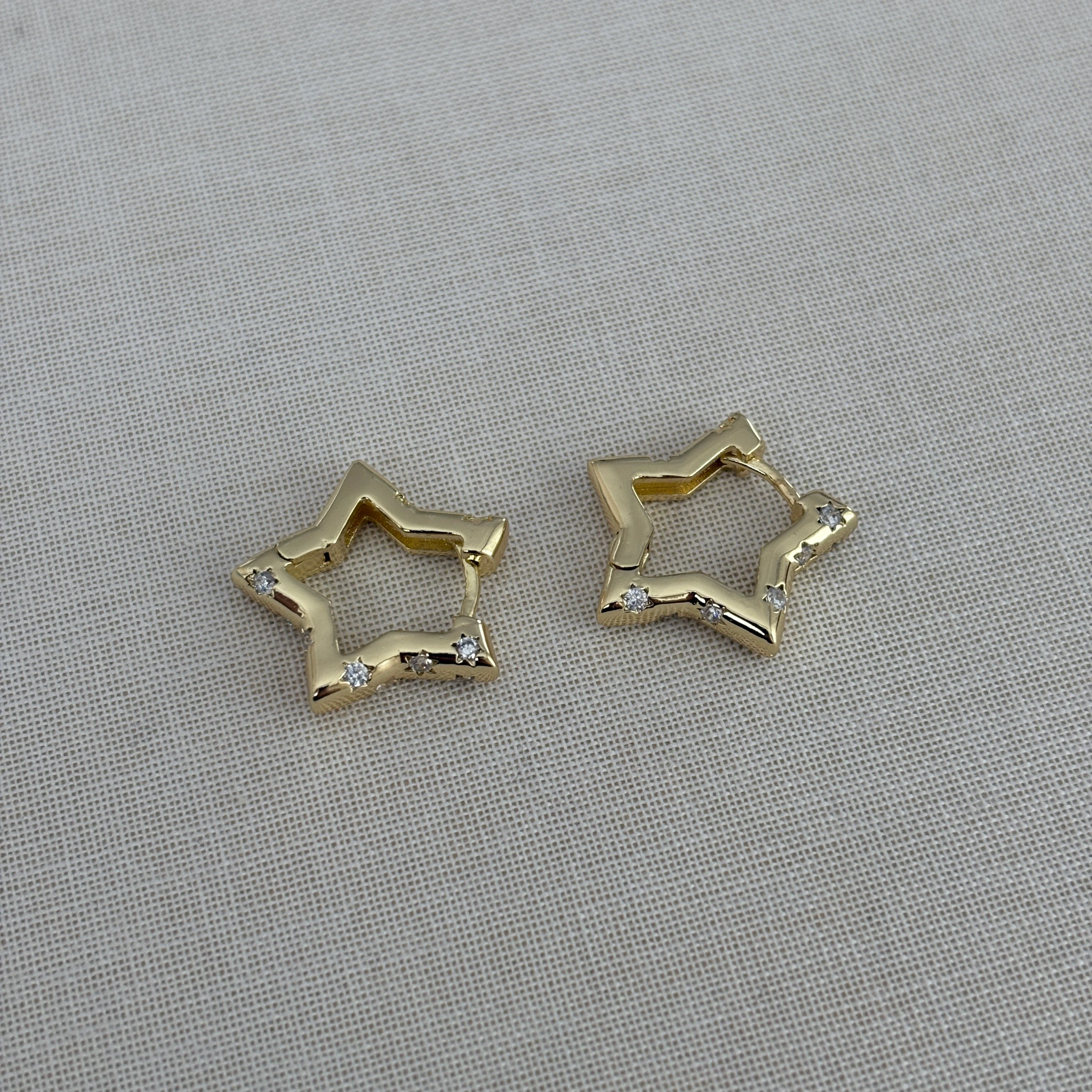  Vip Seri Taşlı Mini Yıldız Küpe