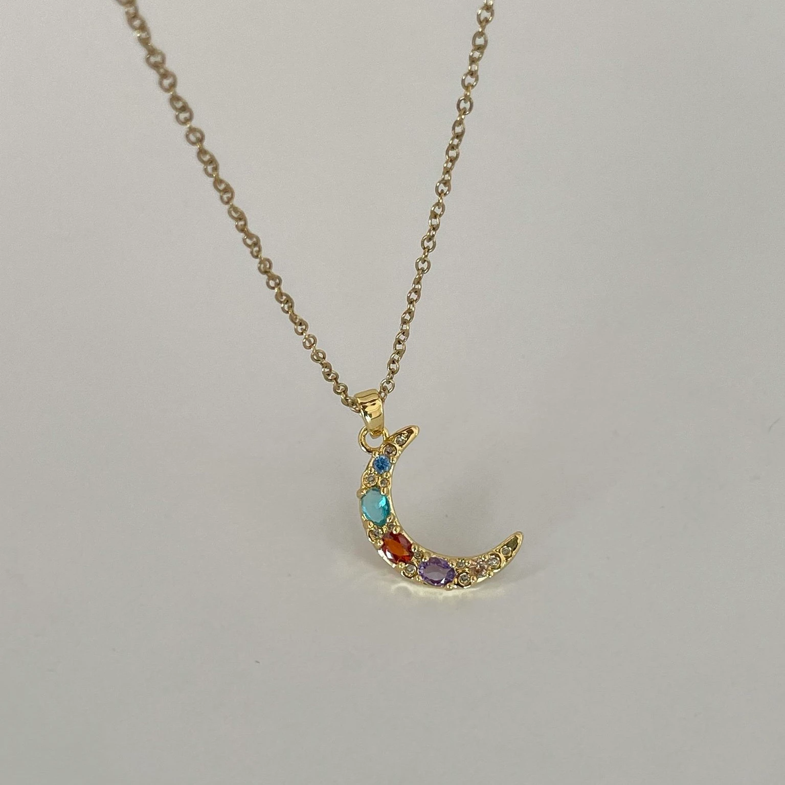 Çelik Renkli Taş Ay Kolye