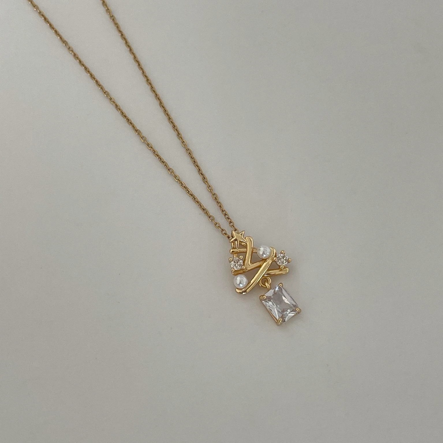 Çelik İnci Taş Detay Yılbaşı Ağacı Kolye