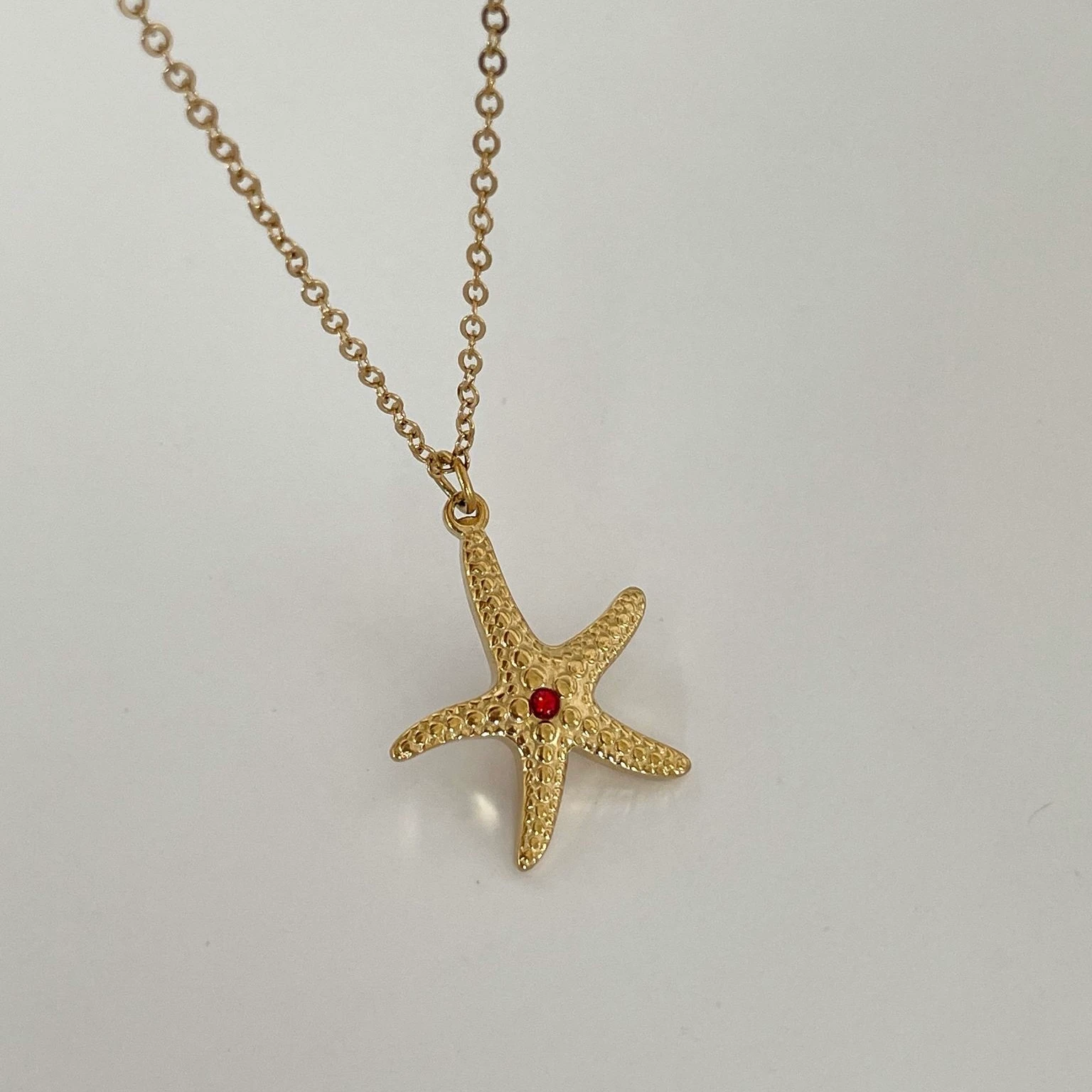 Çelik Kırmızı Taş Deniz Yıldızı Kolye