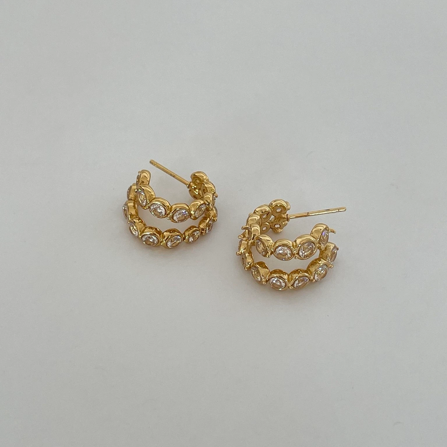 Çelik Oval Taş Çoklu Görünüm Küpe