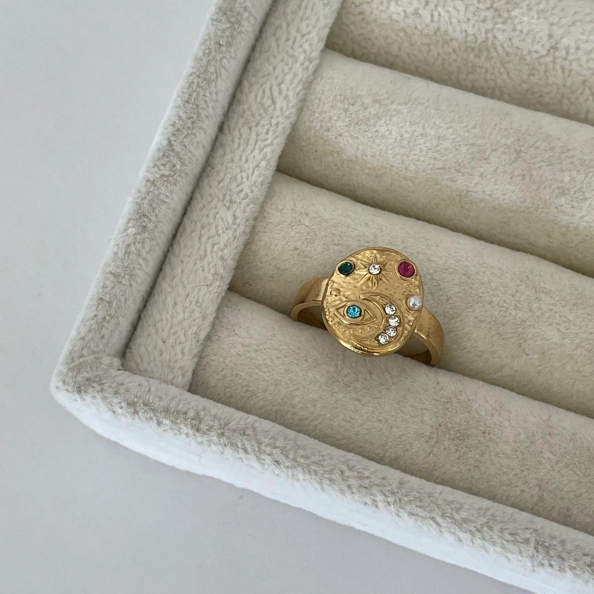 Çelik Renkli Taş Figür Yüzük