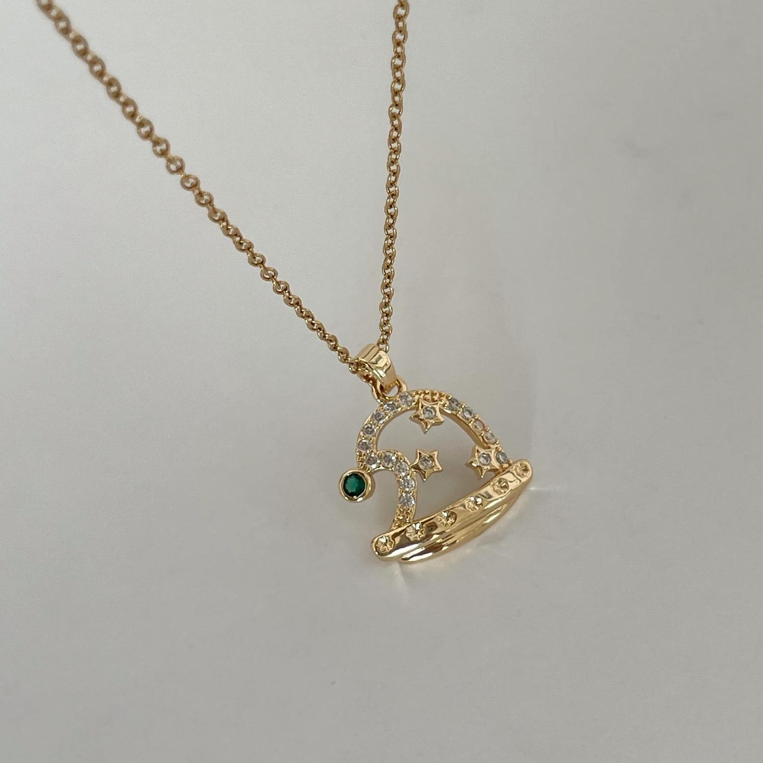 Çelik Taşlı Yılbaşı Şapkası Kolye