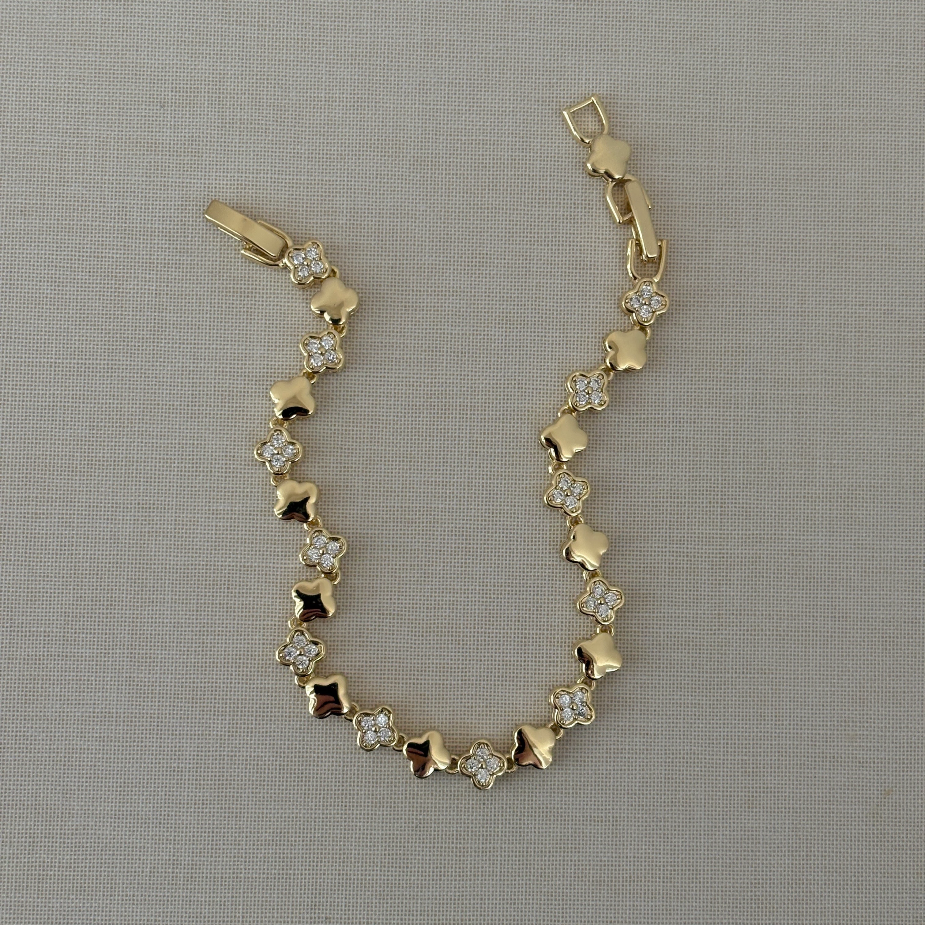 Vip Seri Sıralı Yonca Detay Bileklik