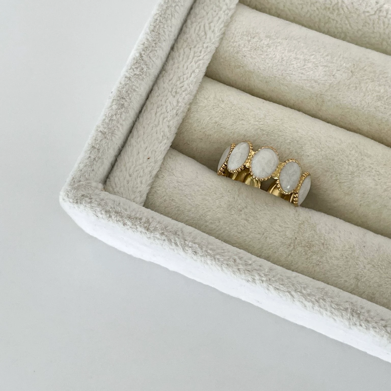 Çelik Ayarlanabilir Boho Beyaz Yüzük