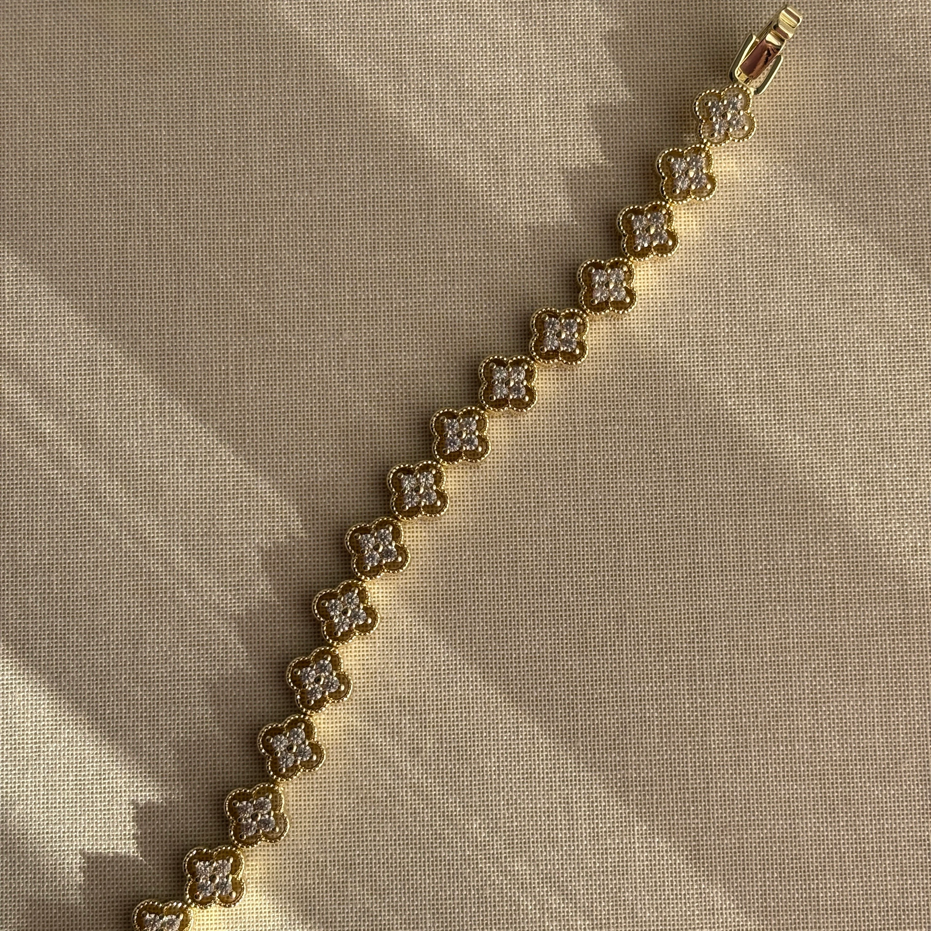 Vip Seri Çerçeveli Yonca Bileklik