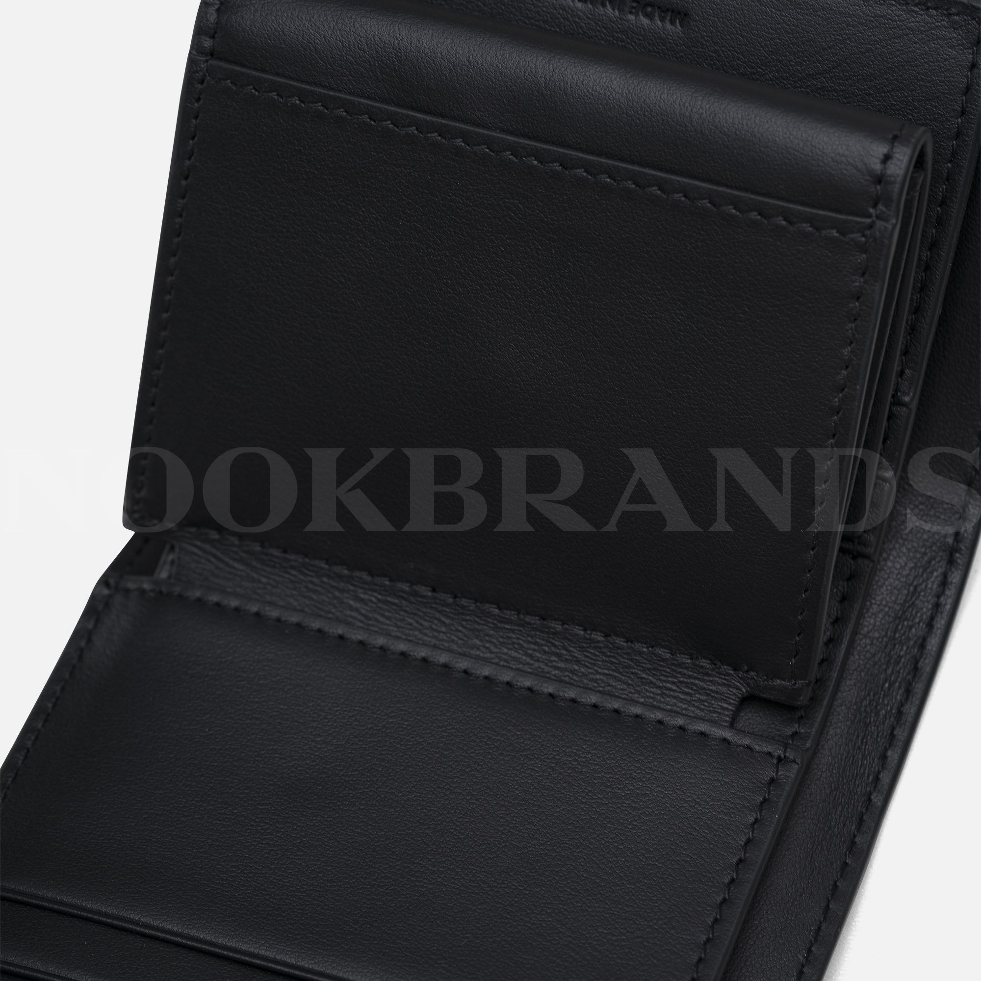 Small Flap Wallet TRIOMPHE in PATENT CALFSKIN