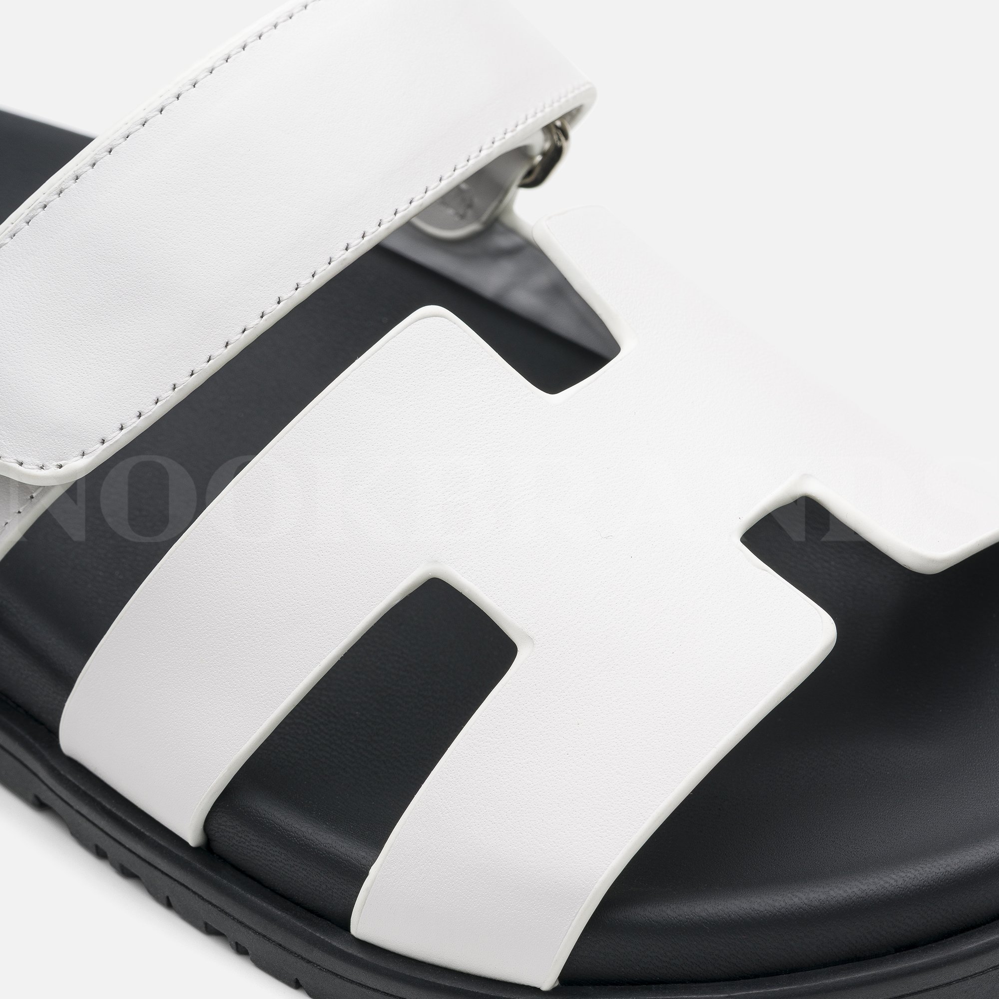 Beyaz Deri Chypre Sandal