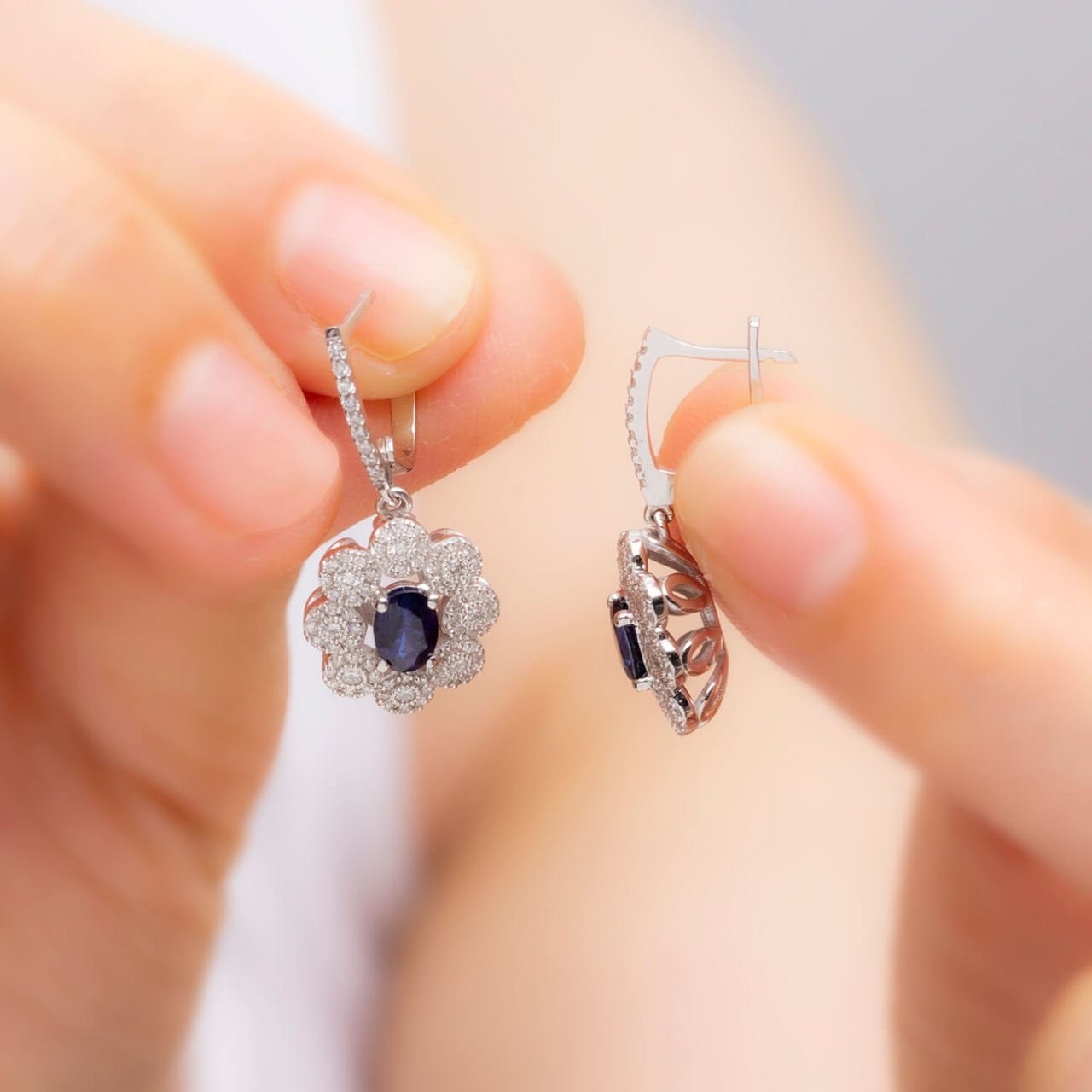 1,94 Karat Pırlantalı Safir Küpe