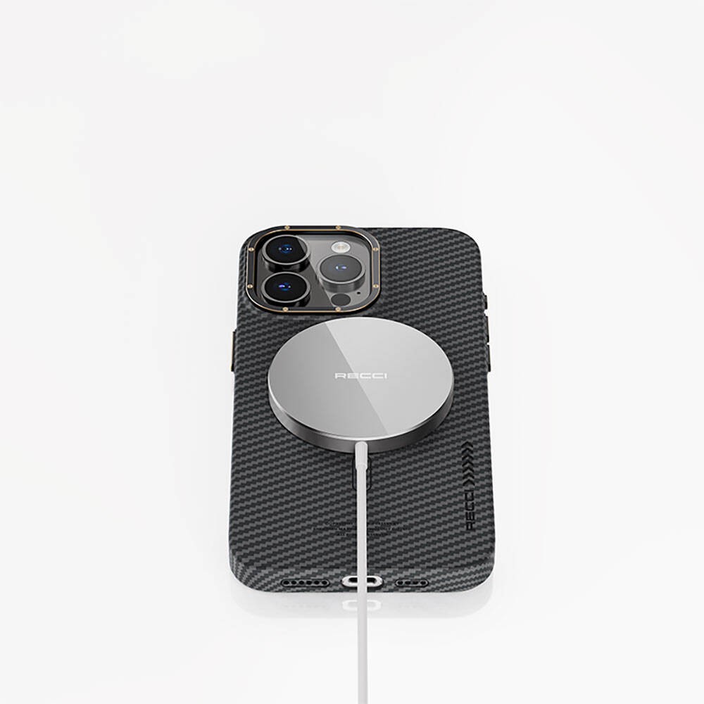 iPhone 15 Plus Kılıf Recci Machinist Serisi Magsafe Şarj Özellikli Magnetik Karbon Kılıf