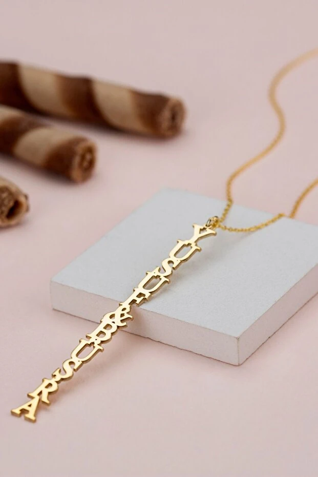 Gümüş Isimli Trend Kolye