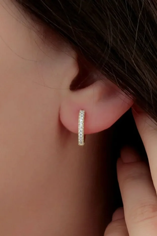 Gold Zirkon Taşlı Tek Sıra Gümüş Küpe