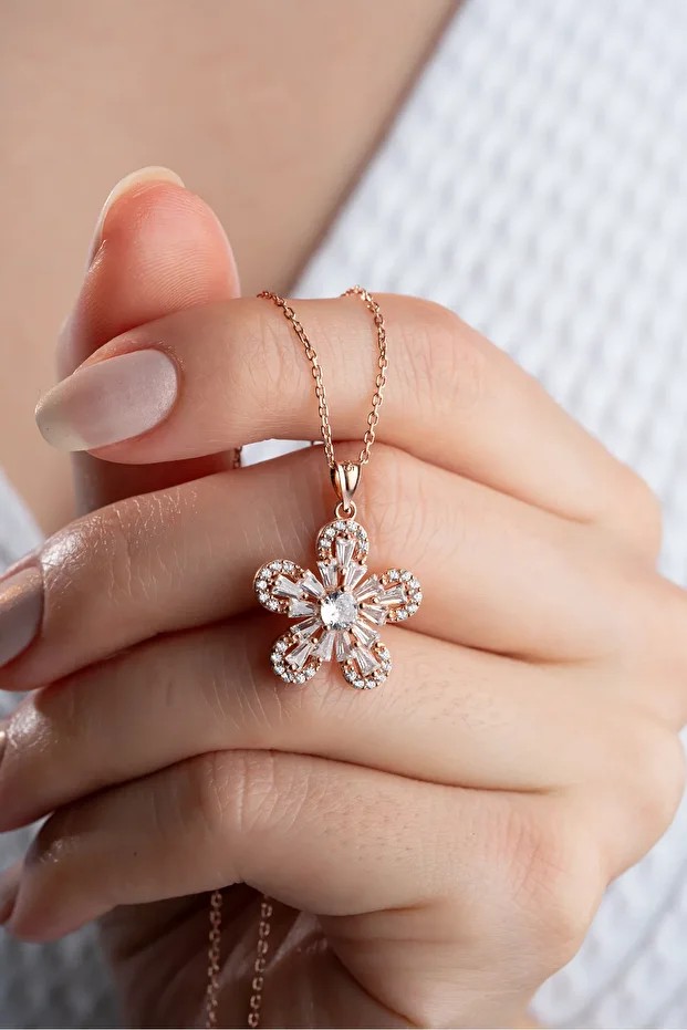 Gümüş Rose Baget Taşlı Çiçek Kolye