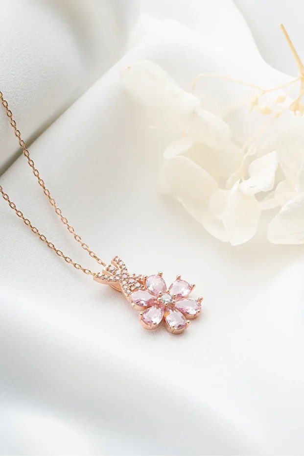 Gümüş Zirkon Taşlı Lotus Çiçeği Kolye