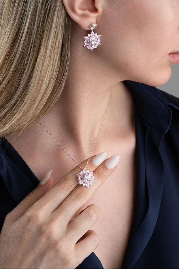 gümüş Işıklı Kutu Pembe Oval Taşlı Takı (Kolye-Küpe) Seti