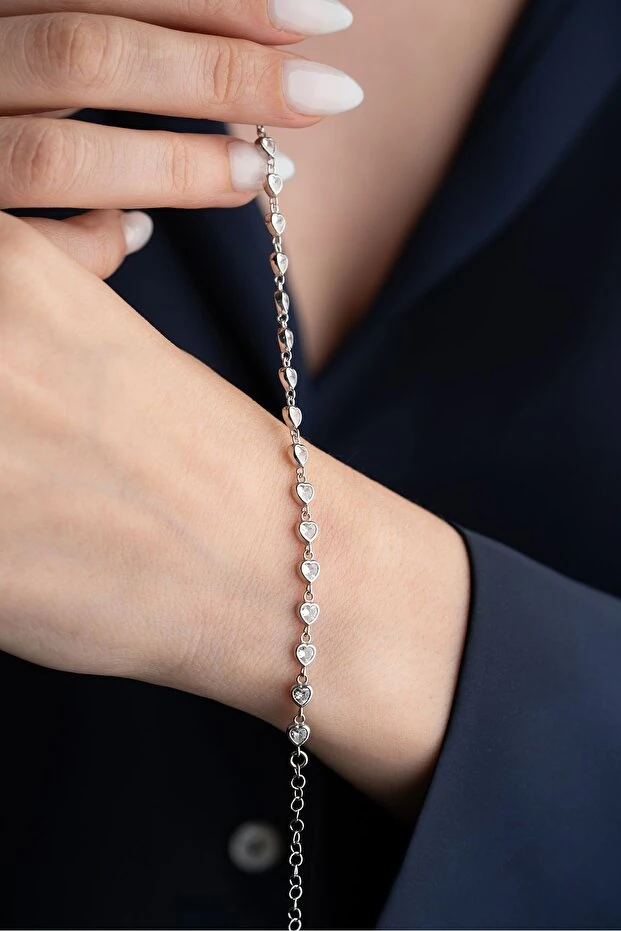 Gümüş Kalpli Beyaz Su Yolu Bileklik