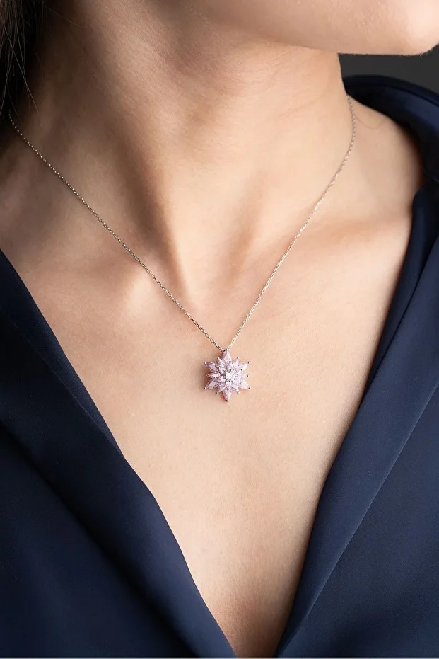 Gümüş Işıklı Kutu Pembe Buzlu Lotus Çiçeği Kolye