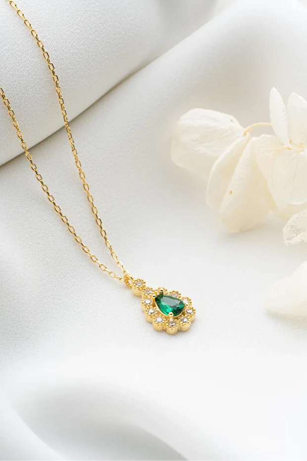 Gümüş Zümrüt Taşlı Damla Kolye