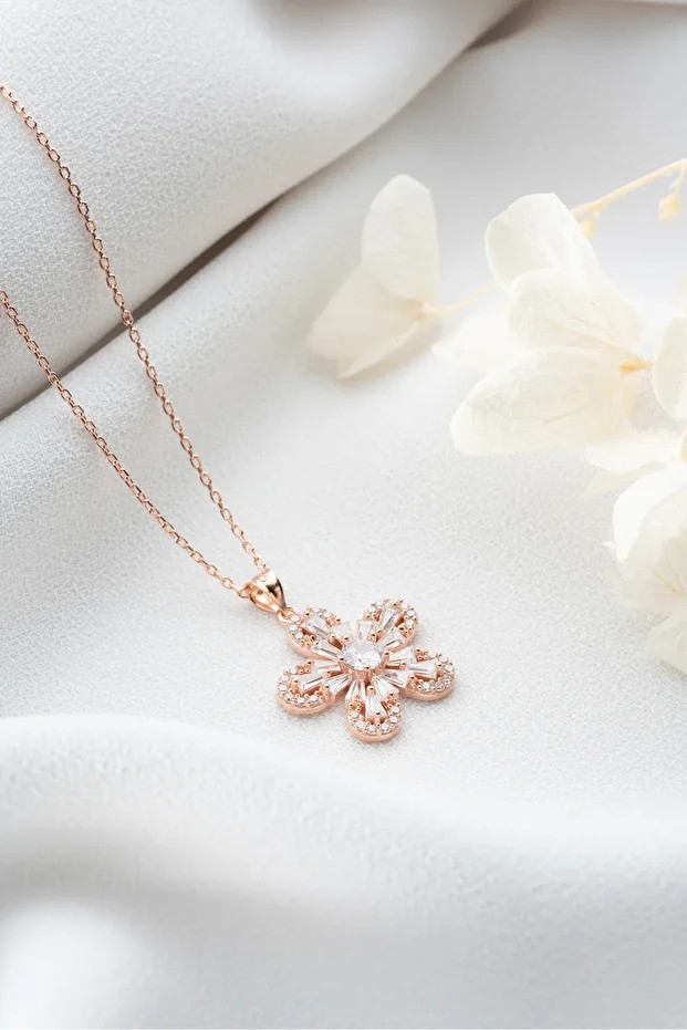 Gümüş Rose Baget Taşlı Çiçek Kolye